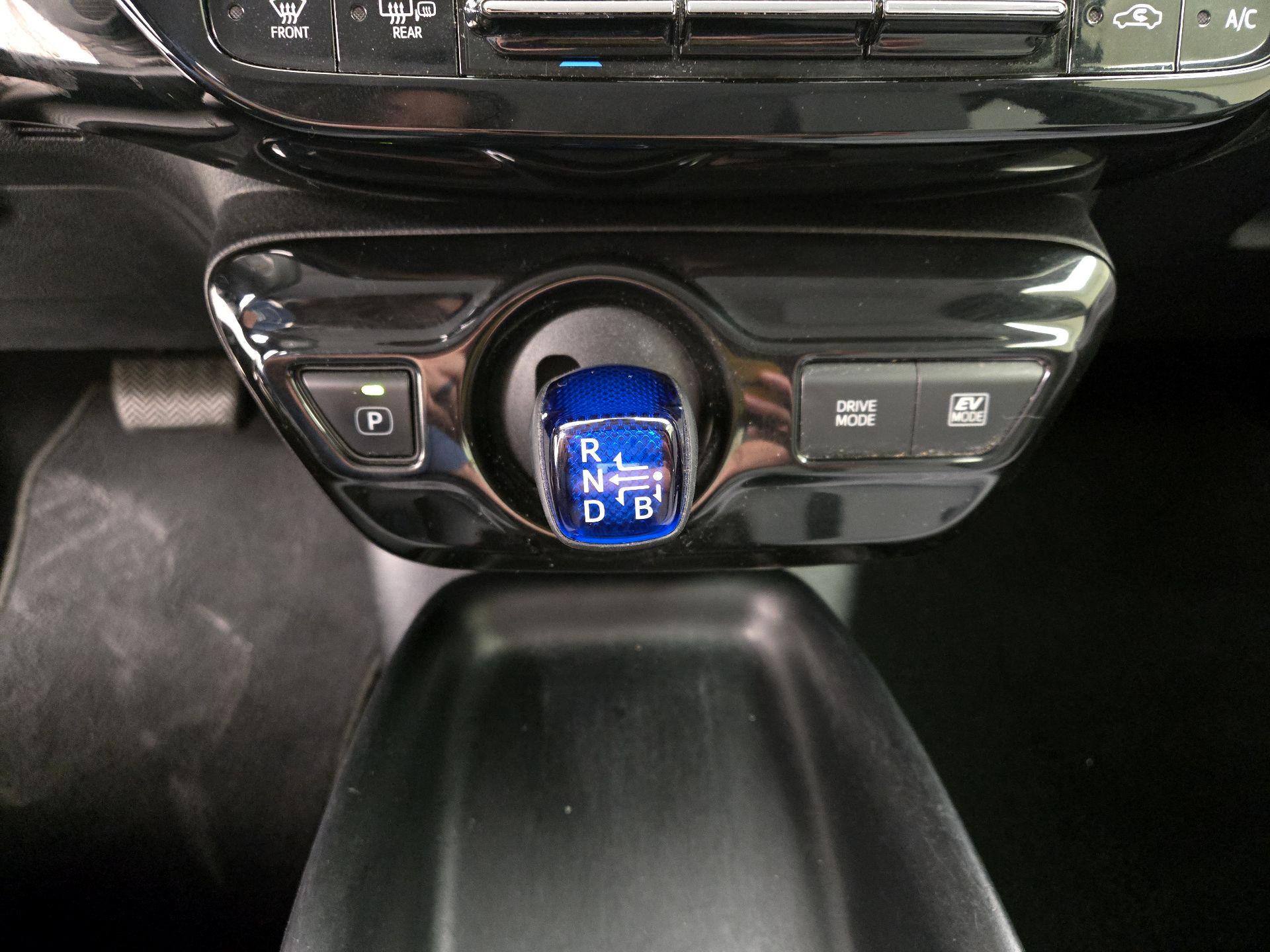 Thumbnail: 2017 Toyota Prius - 17