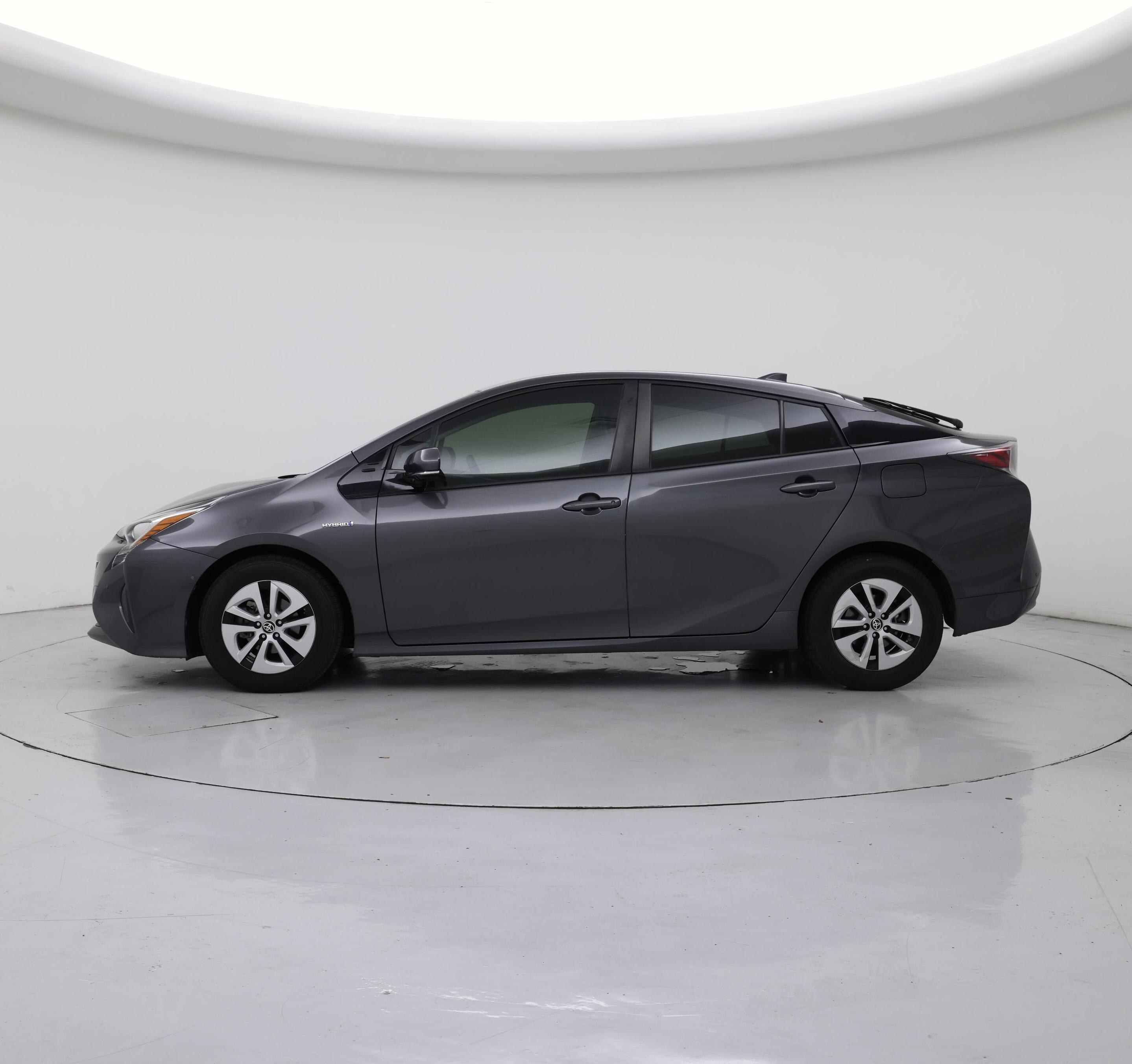 Thumbnail: 2017 Toyota Prius - 3