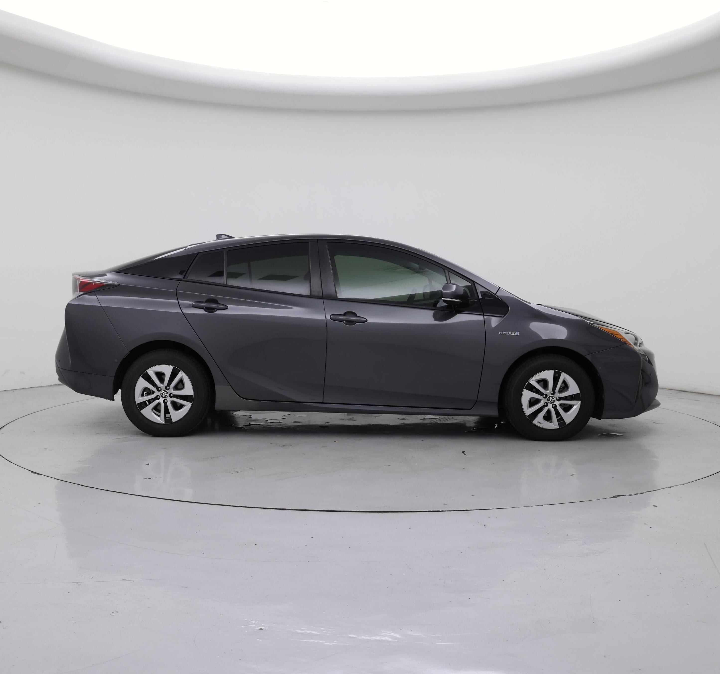Thumbnail: 2017 Toyota Prius - 7