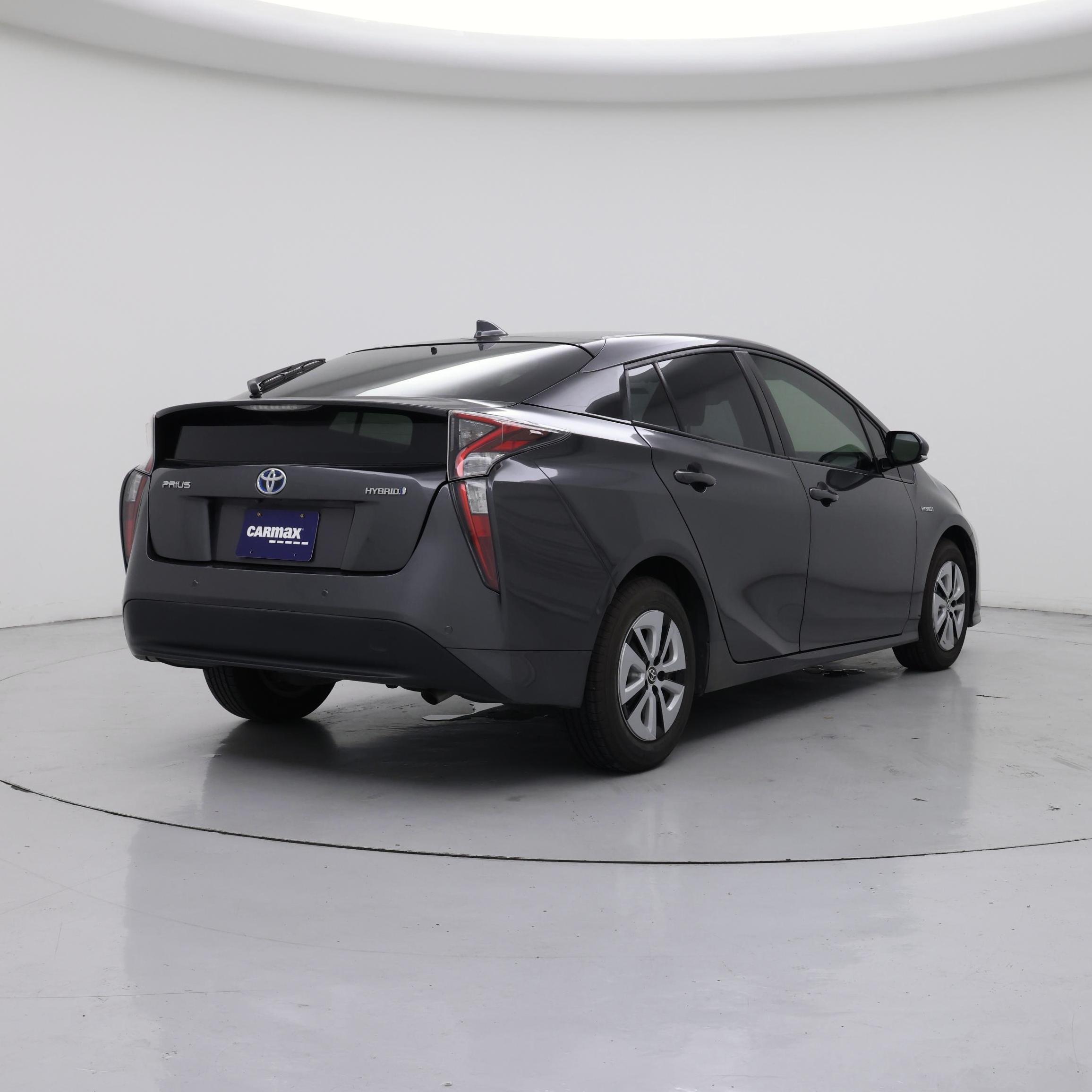 Thumbnail: 2017 Toyota Prius - 8