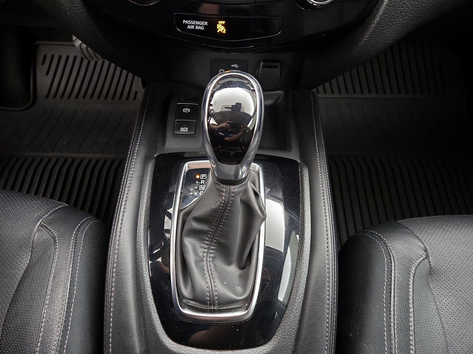 Thumbnail: 2019 Nissan Rogue - 18