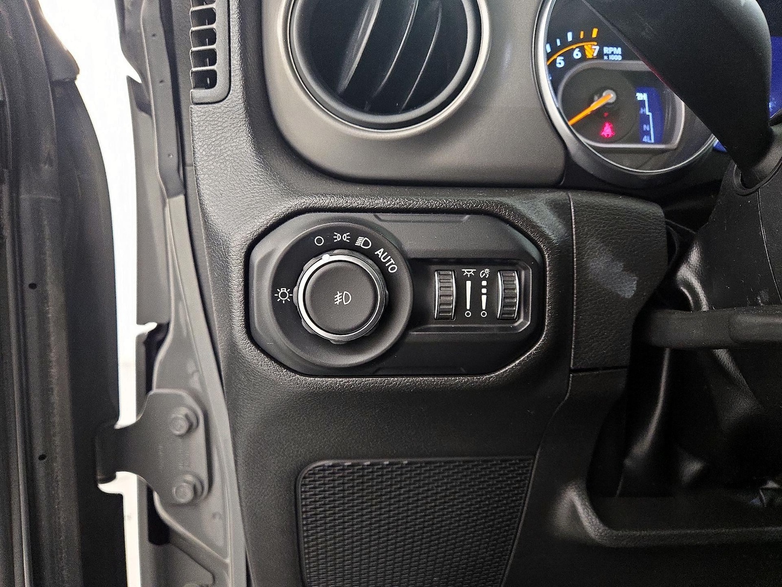 2022 Jeep Wrangler Willys - Photo 14