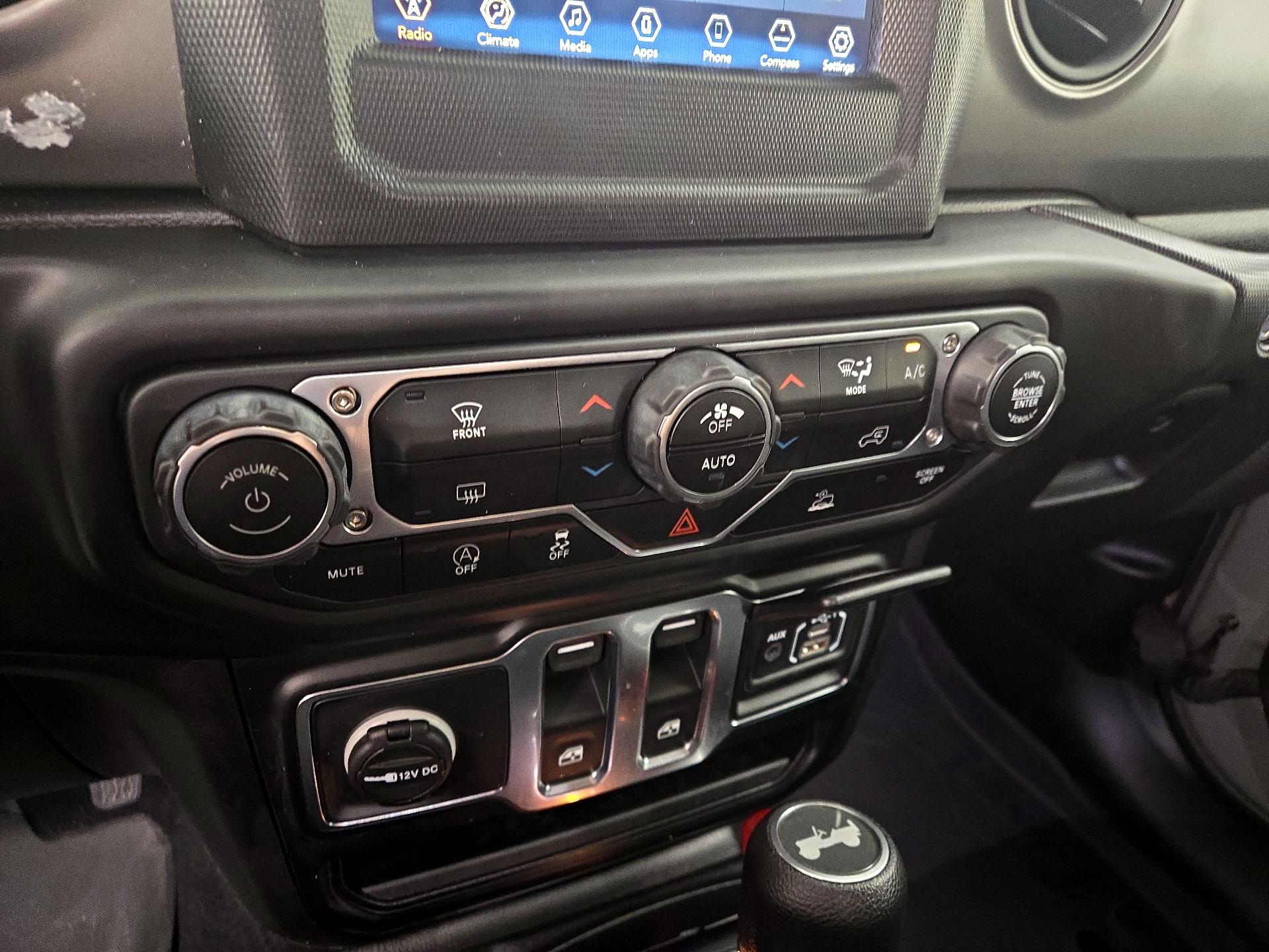 Thumbnail: 2022 Jeep Wrangler - 16