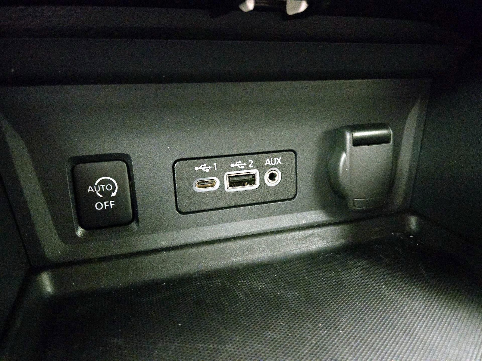 2024 Nissan Sentra SR - Photo 19