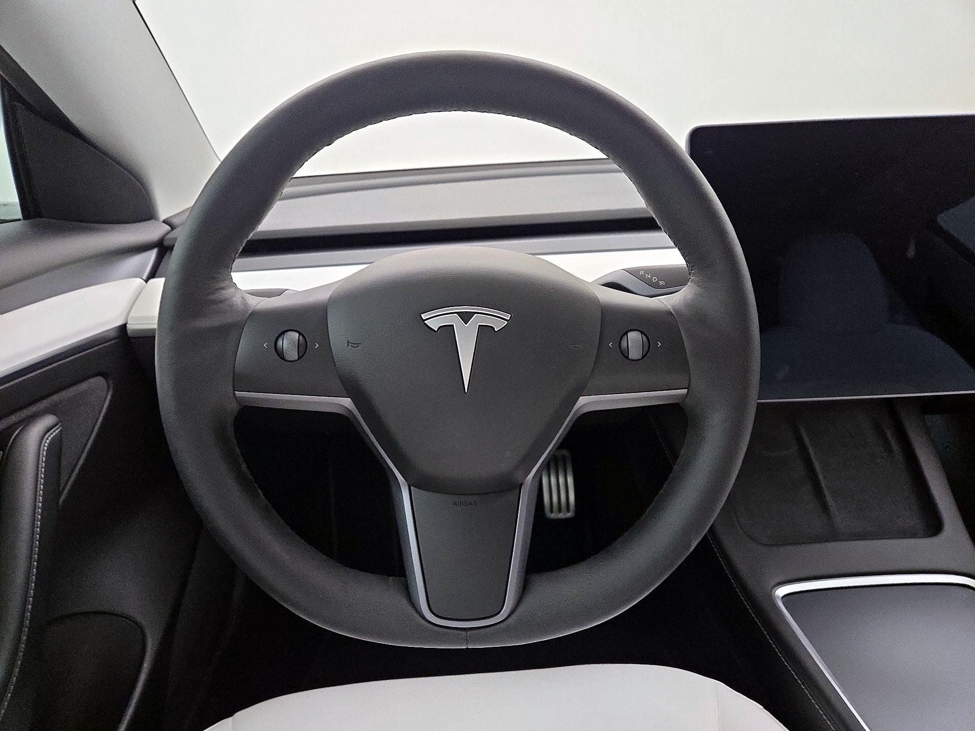 Thumbnail: 2021 Tesla Model 3 - 10
