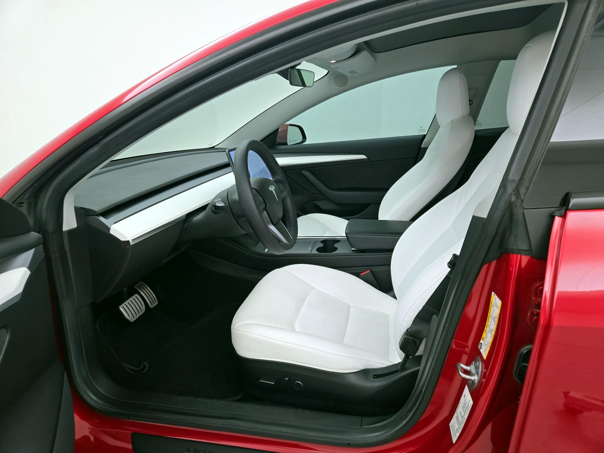 Thumbnail: 2021 Tesla Model 3 - 11