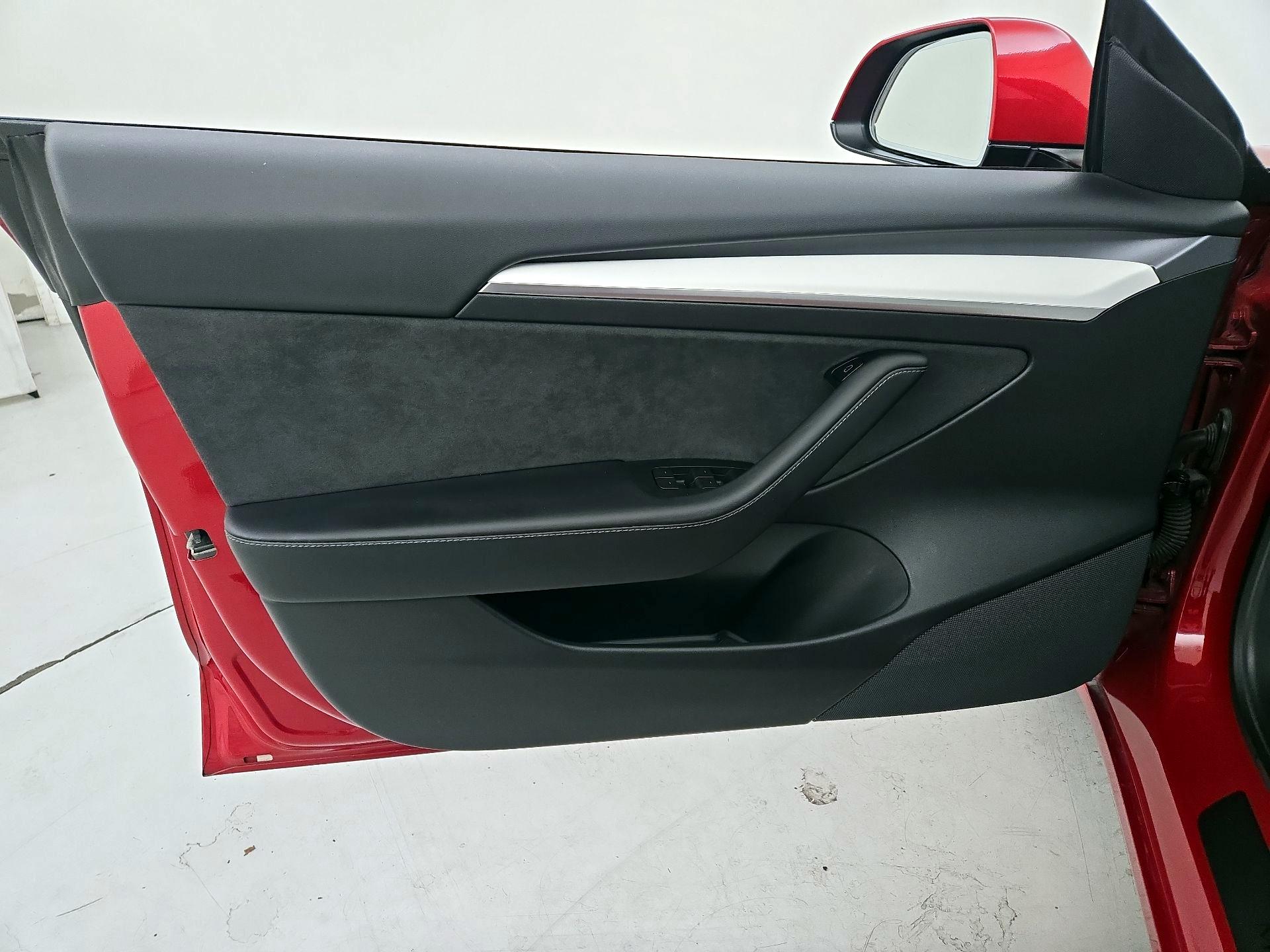 Thumbnail: 2021 Tesla Model 3 - 12