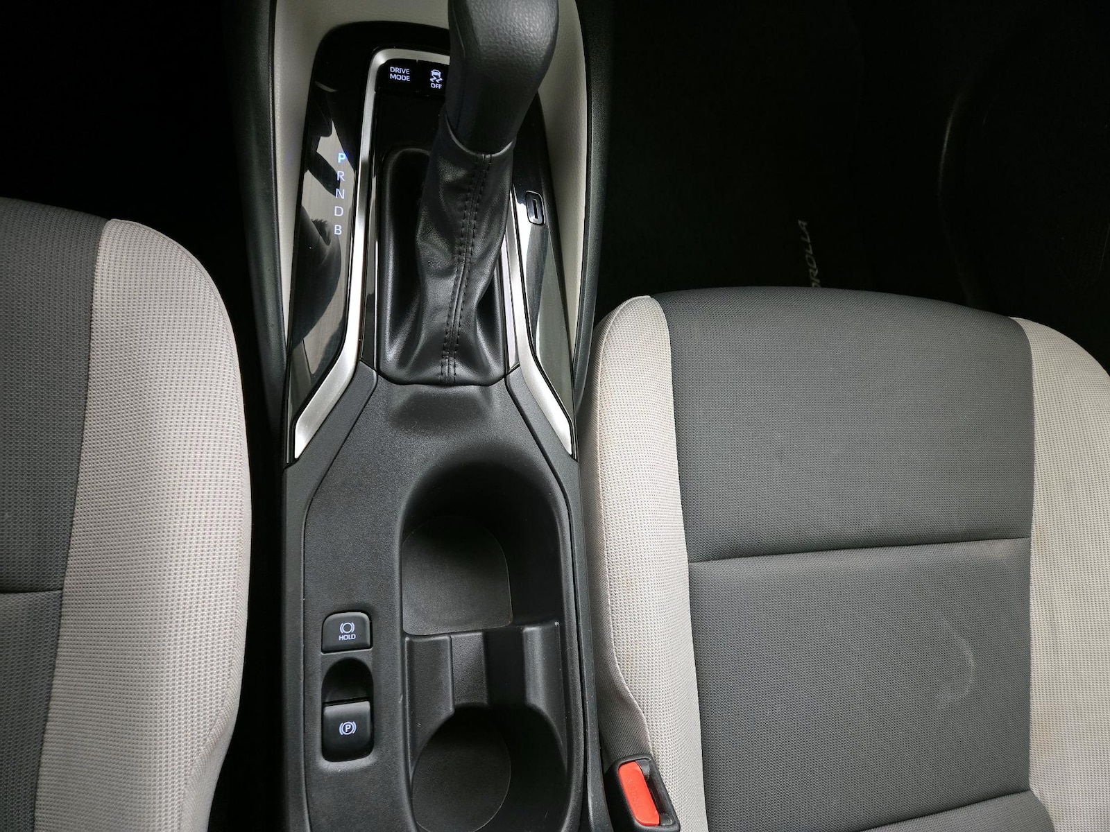 2024 Toyota Corolla LE - Photo 18