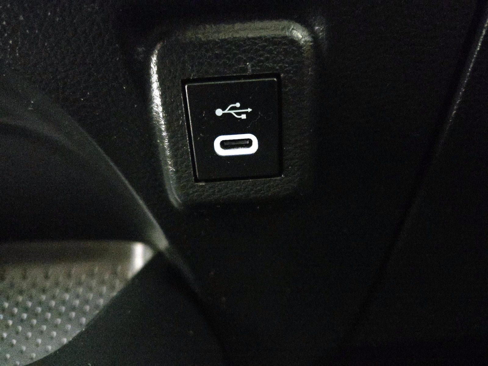 2024 Toyota Corolla LE - Photo 19
