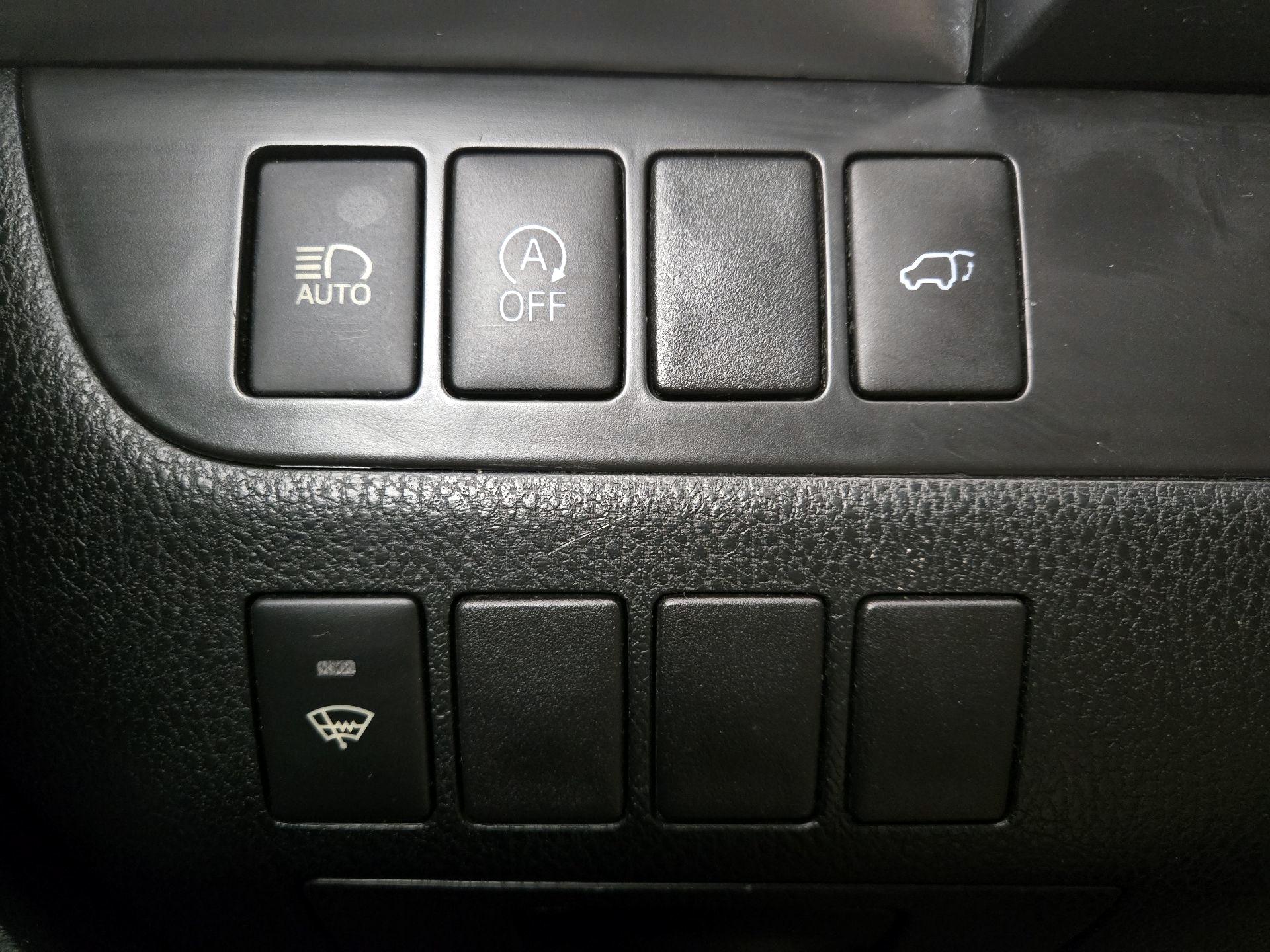 Thumbnail: 2019 Toyota Highlander - 13