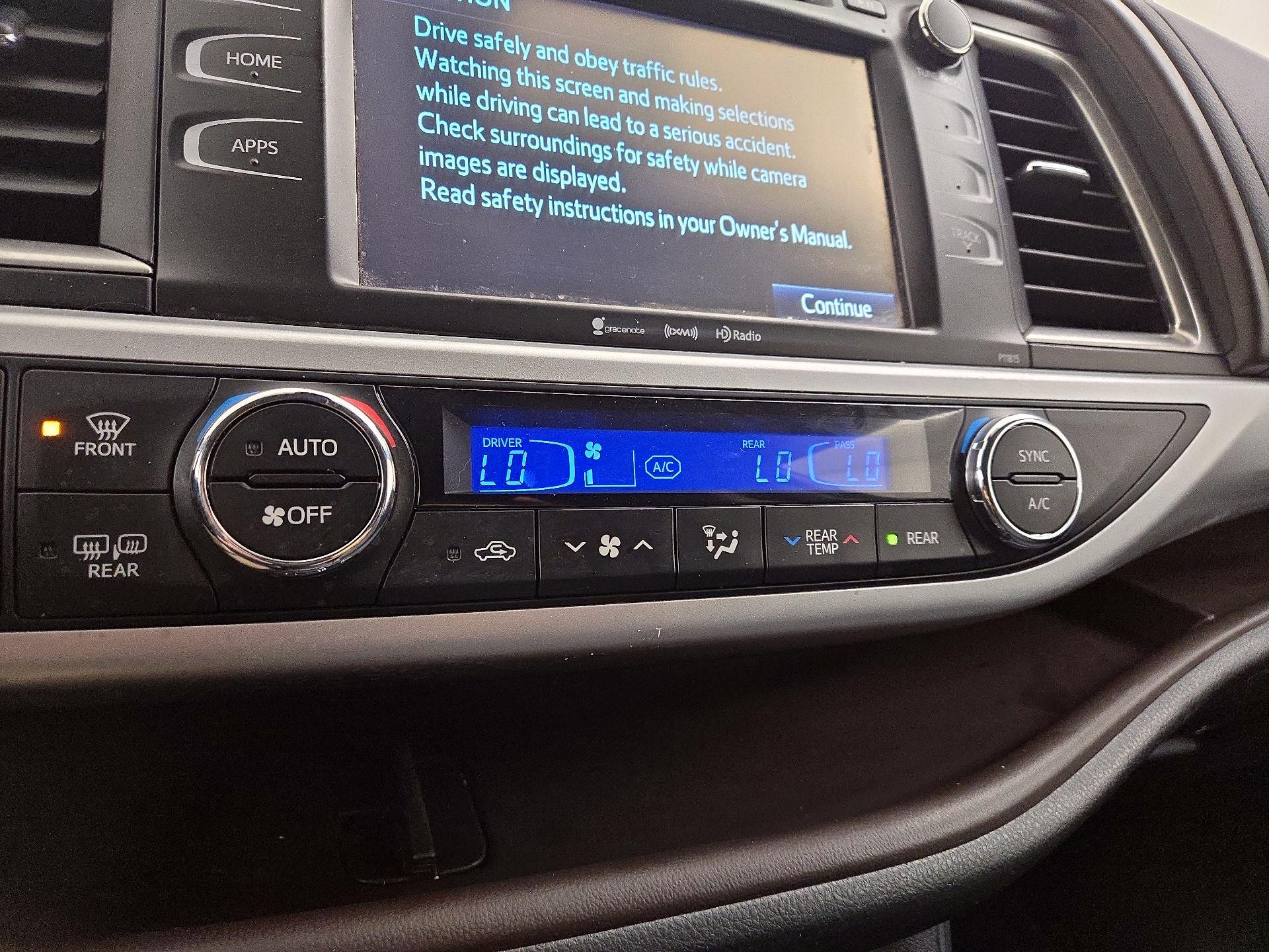 Thumbnail: 2019 Toyota Highlander - 17