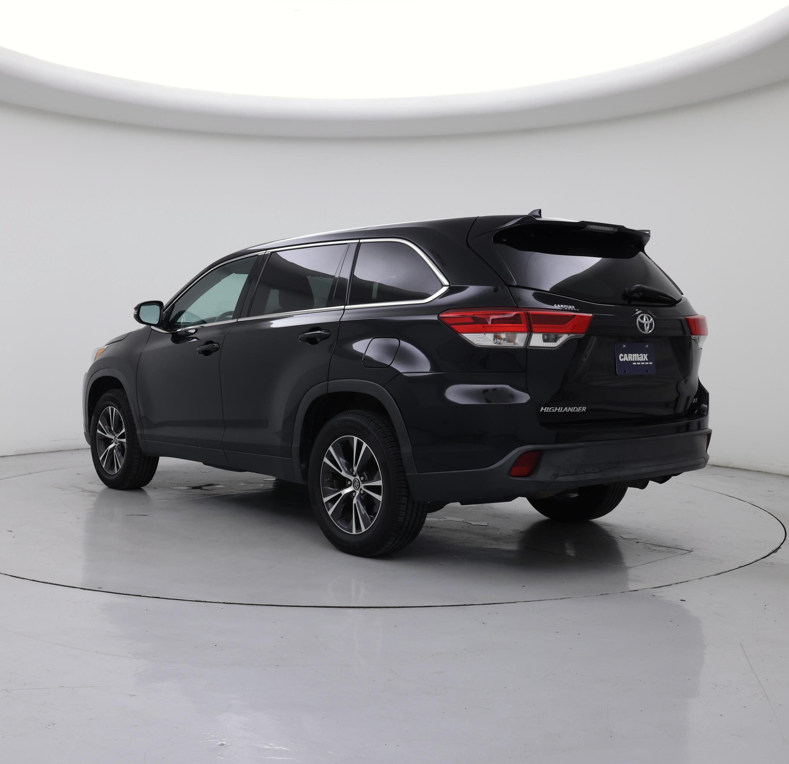 Thumbnail: 2019 Toyota Highlander - 2