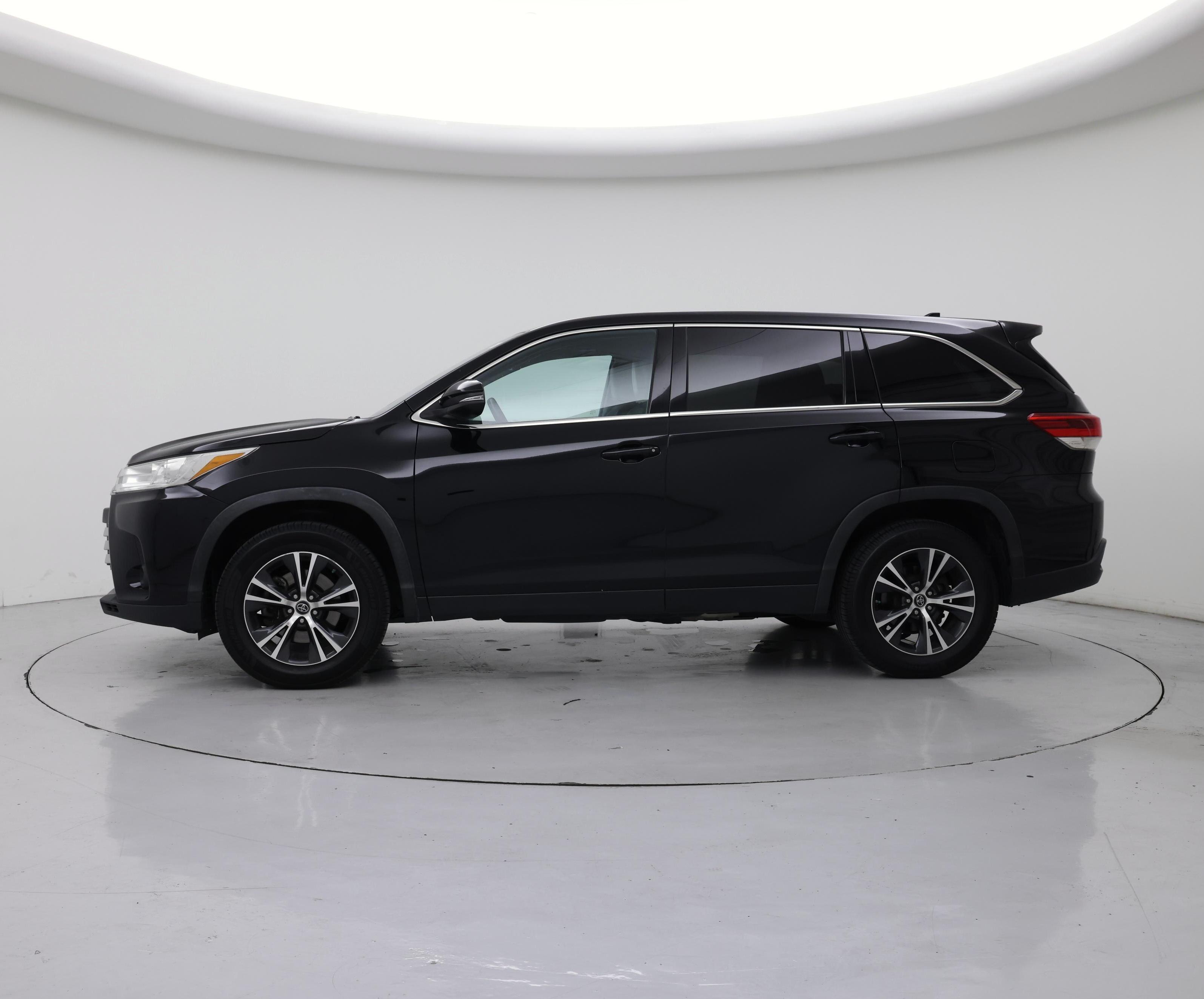 Thumbnail: 2019 Toyota Highlander - 3