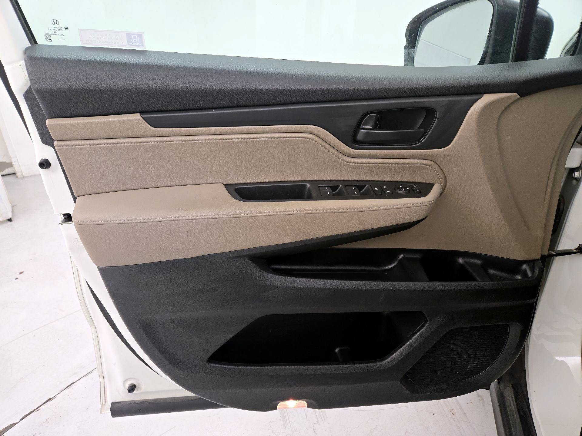 Thumbnail: 2019 Honda Odyssey - 12