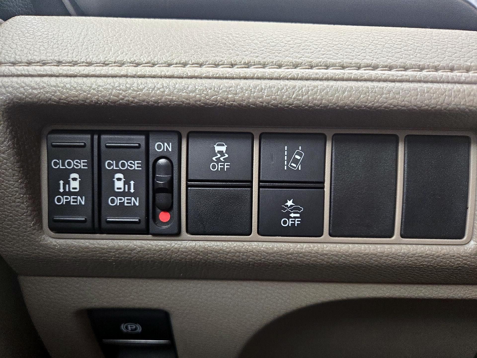 Thumbnail: 2019 Honda Odyssey - 13