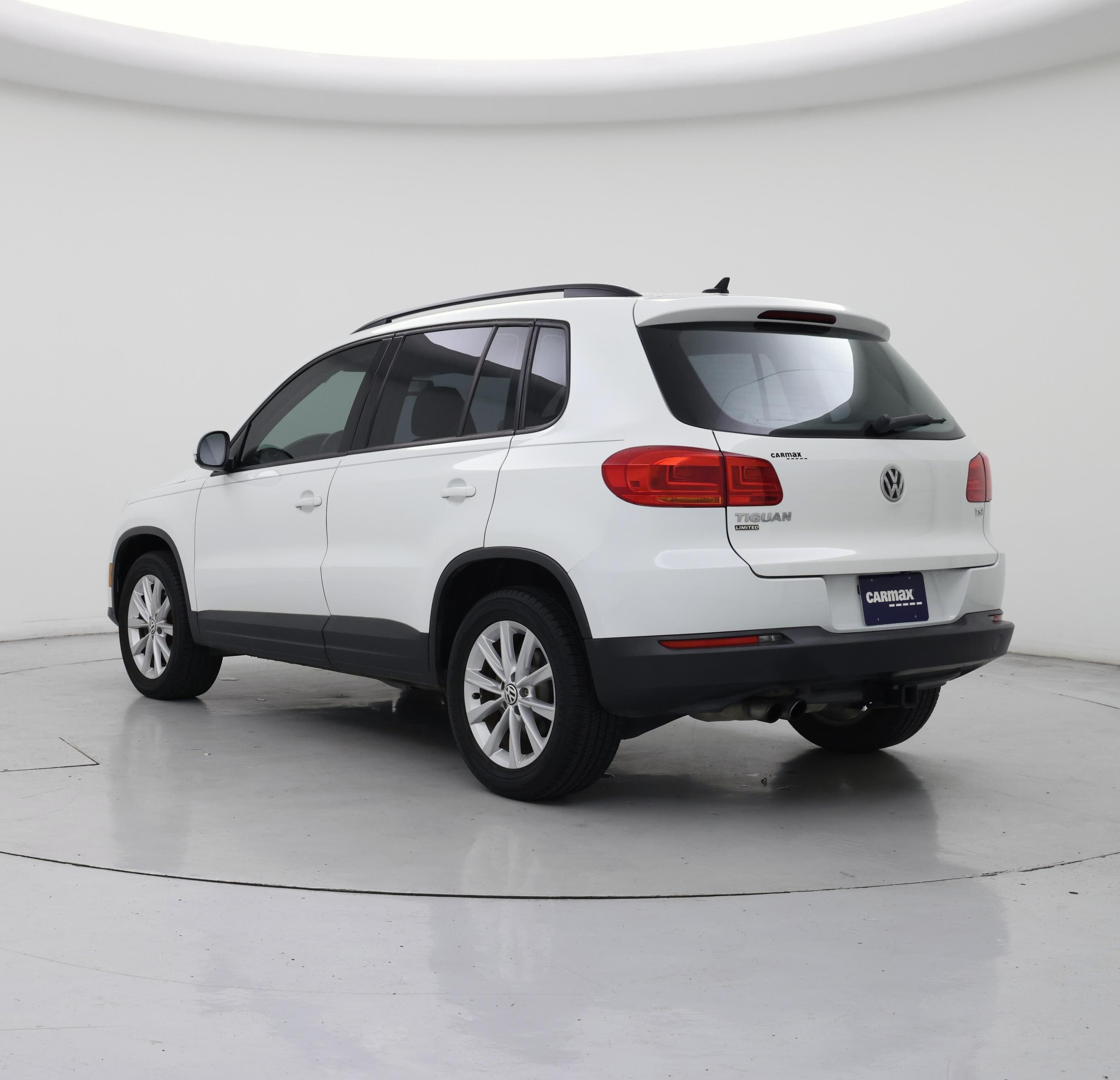 Thumbnail: 2017 Volkswagen Tiguan - 2