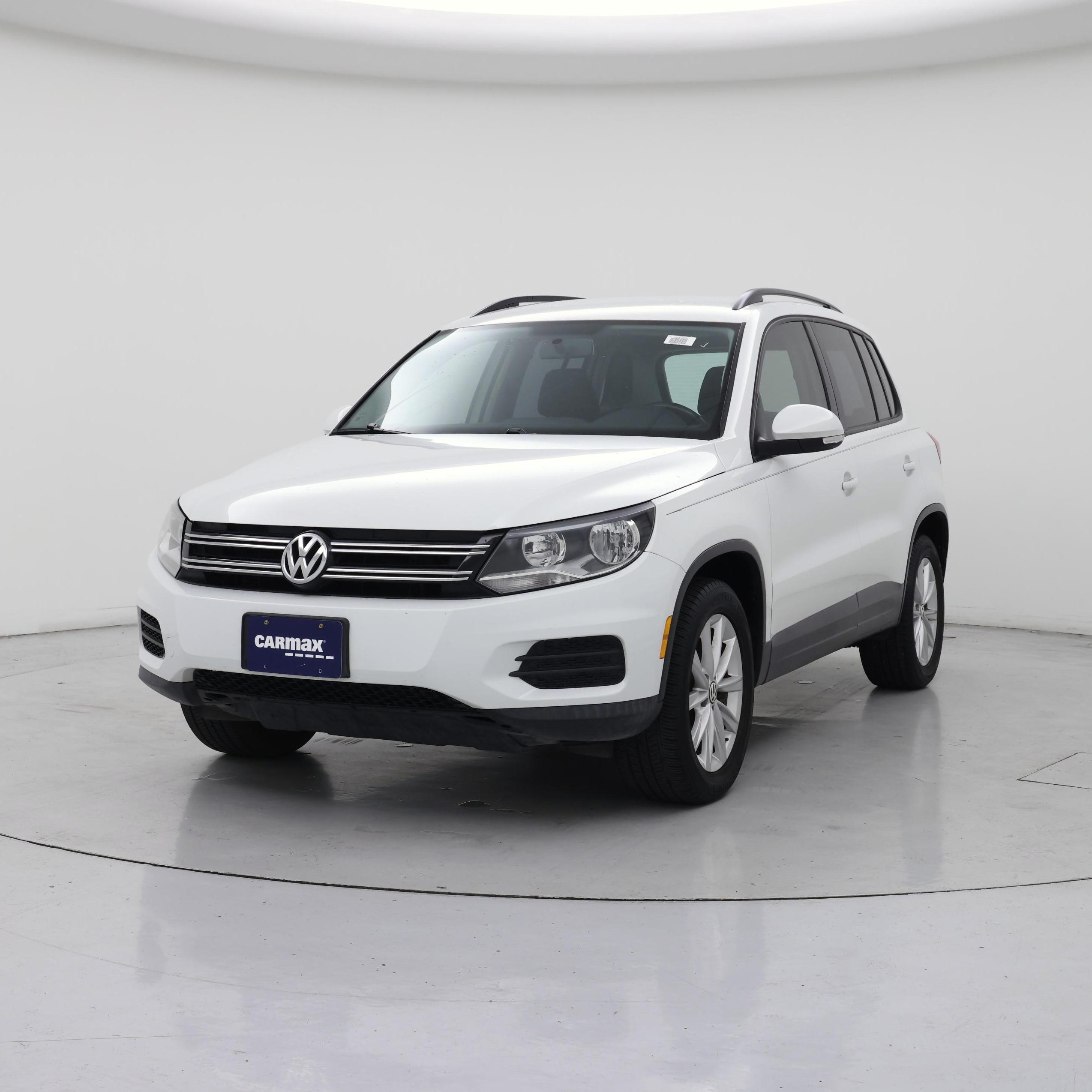 Thumbnail: 2017 Volkswagen Tiguan - 4