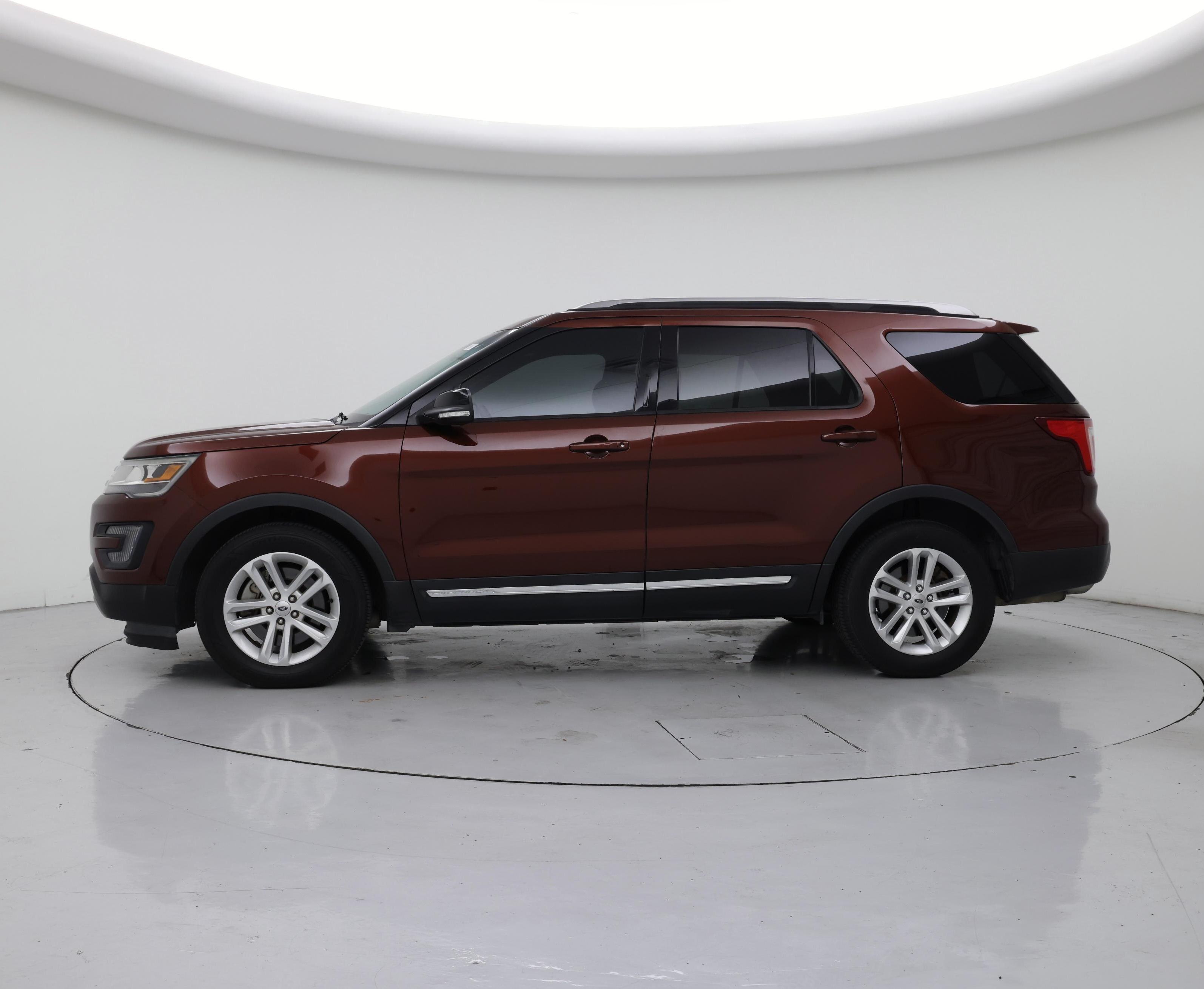 Thumbnail: 2016 Ford Explorer - 3