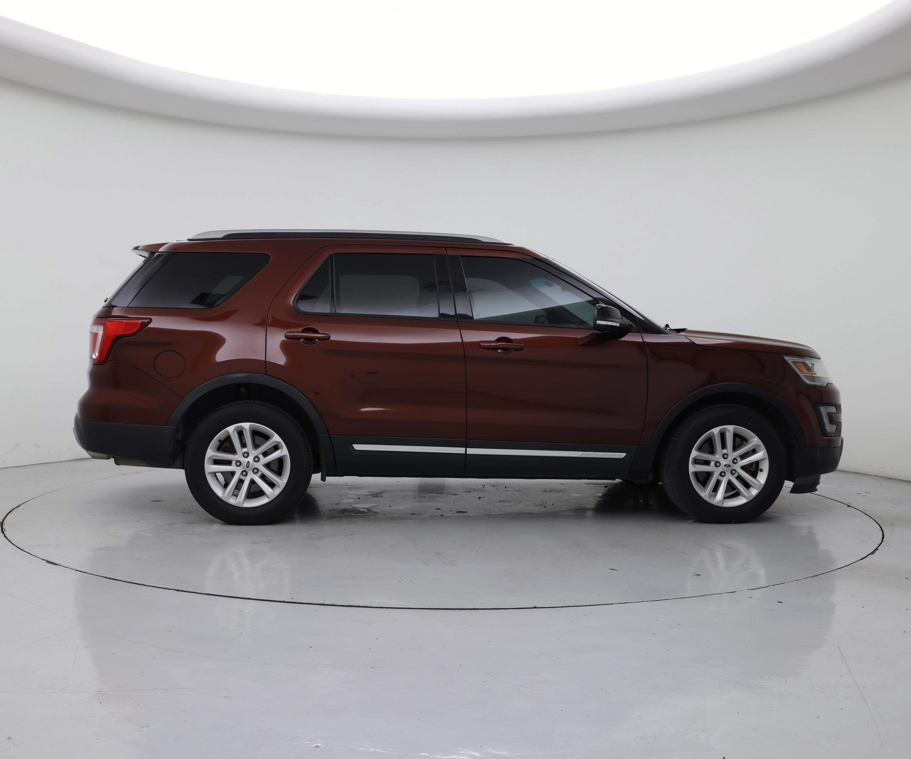 Thumbnail: 2016 Ford Explorer - 7
