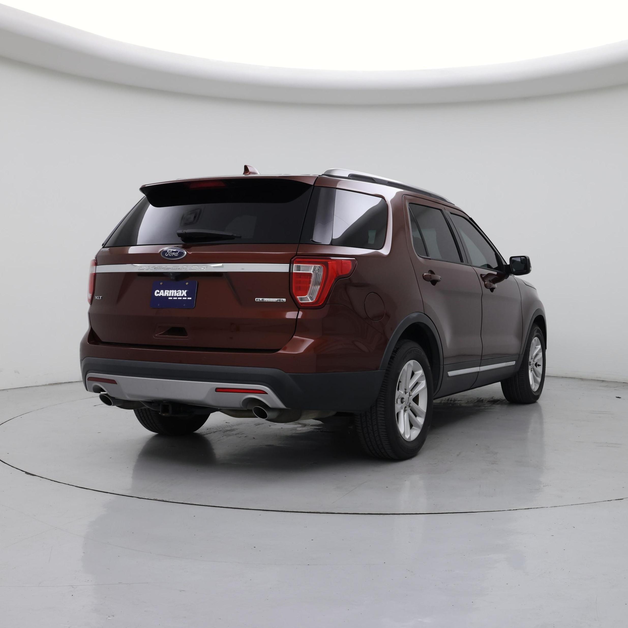 Thumbnail: 2016 Ford Explorer - 8