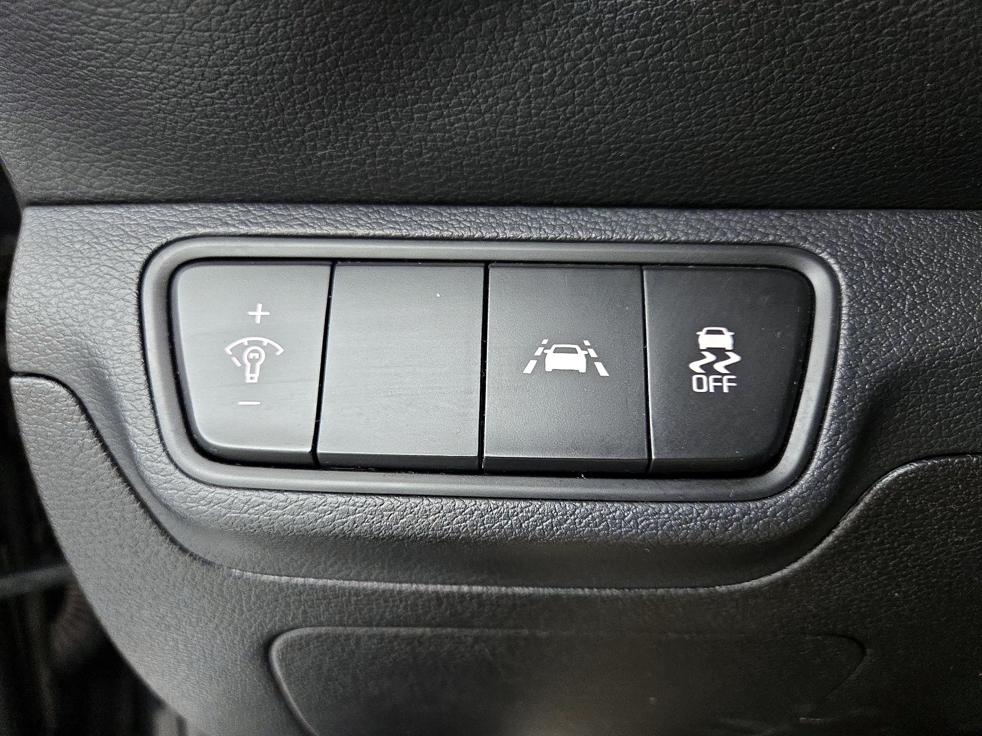 Thumbnail: 2019 Kia Forte - 13