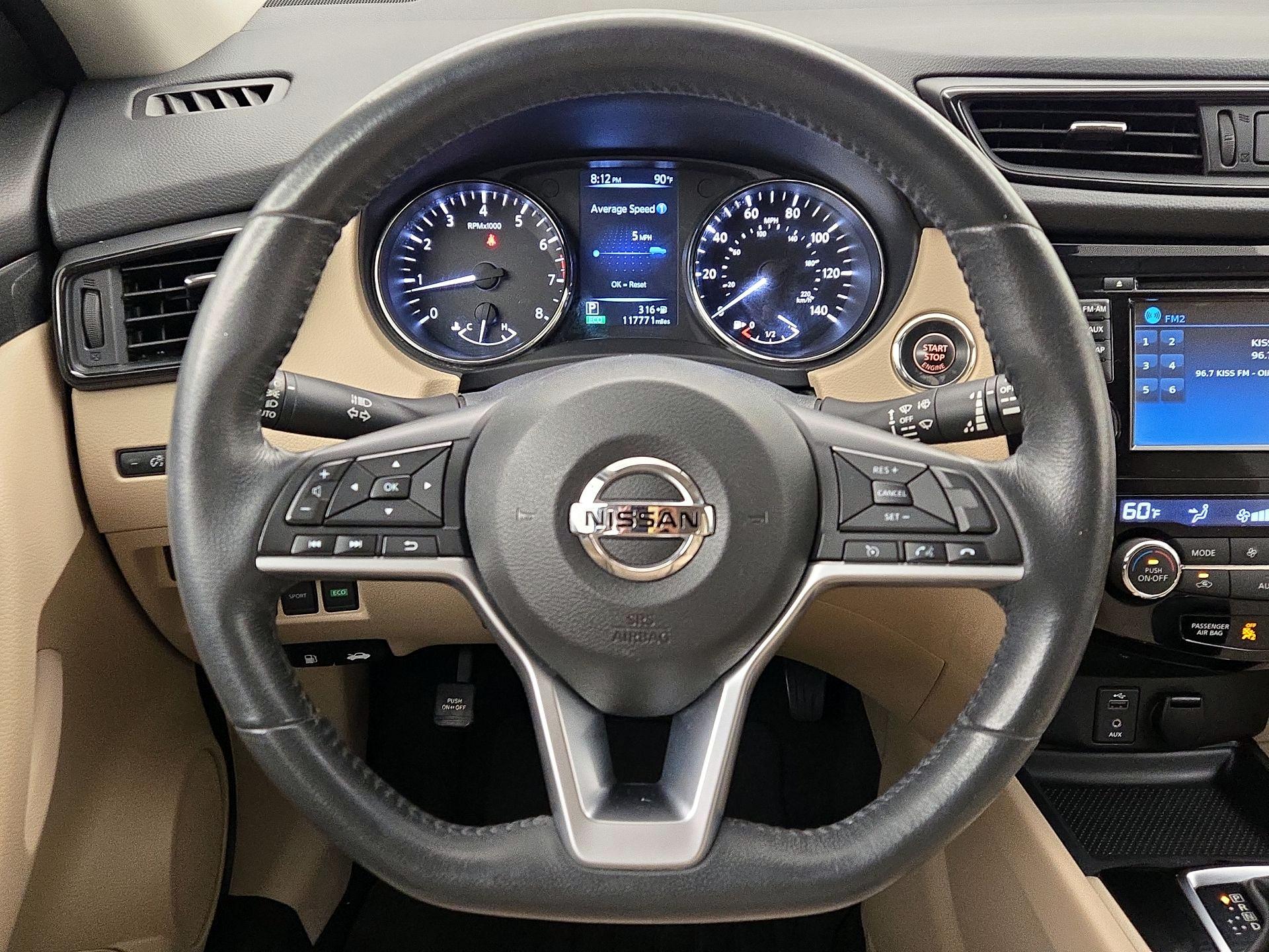Thumbnail: 2017 Nissan Rogue - 10