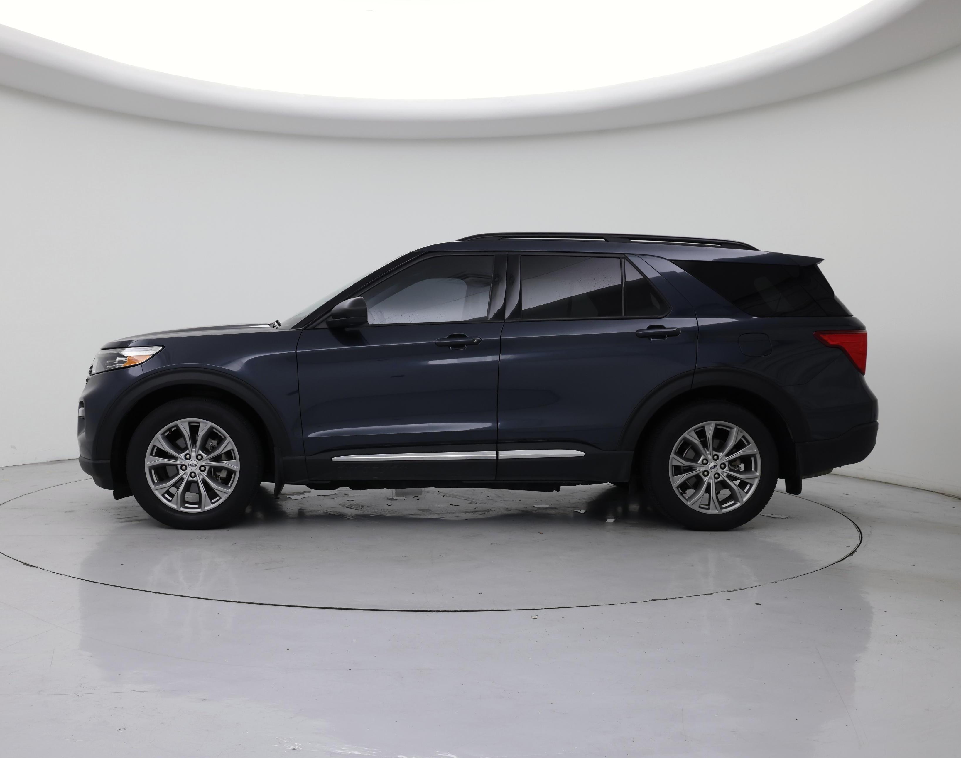 Thumbnail: 2022 Ford Explorer - 3