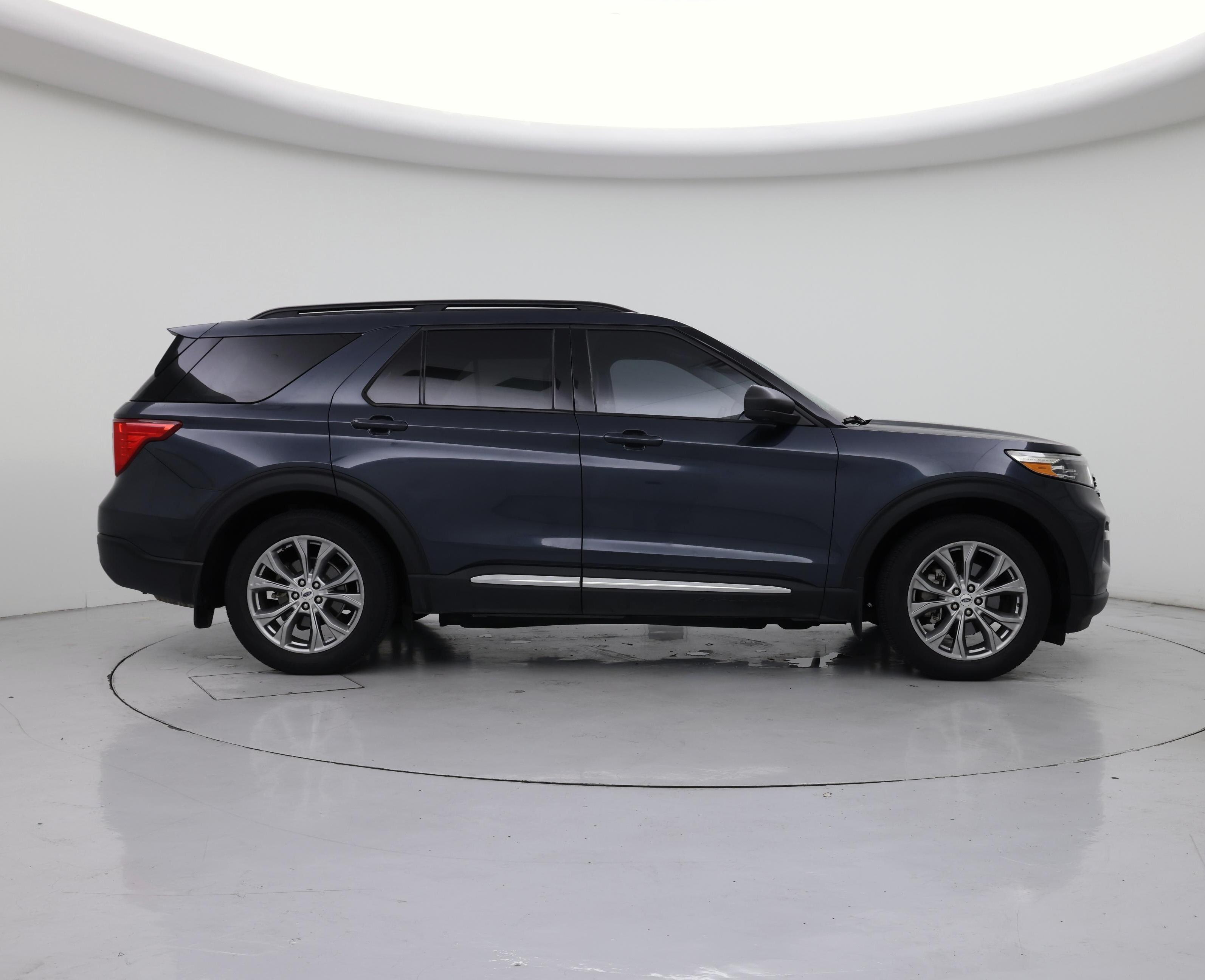 Thumbnail: 2022 Ford Explorer - 7