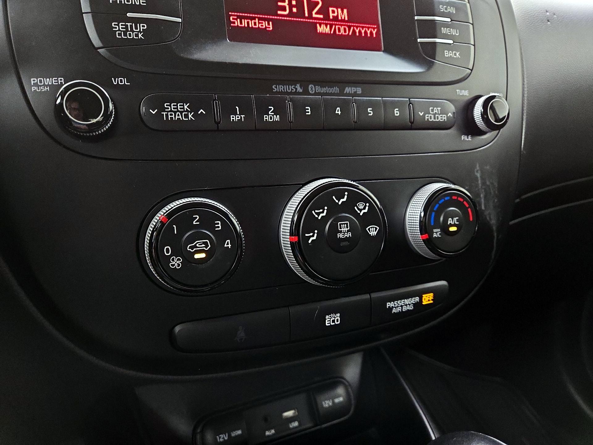 Thumbnail: 2015 Kia Soul - 13
