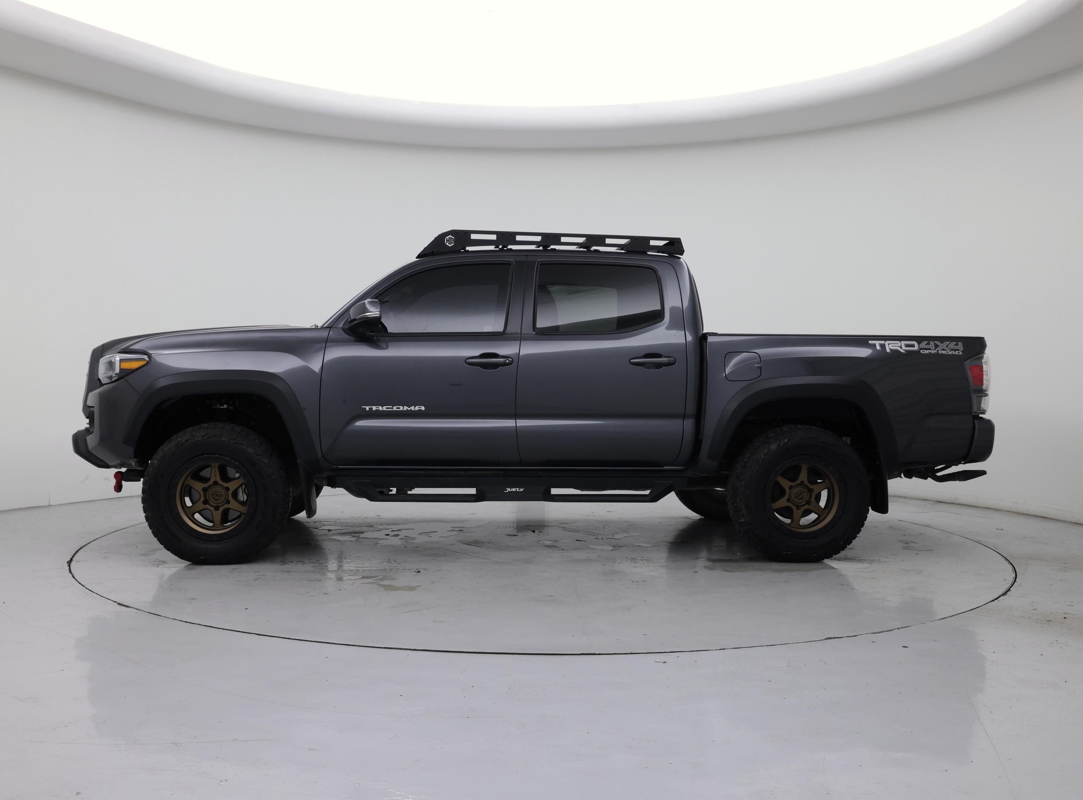 Thumbnail: 2021 Toyota Tacoma - 3