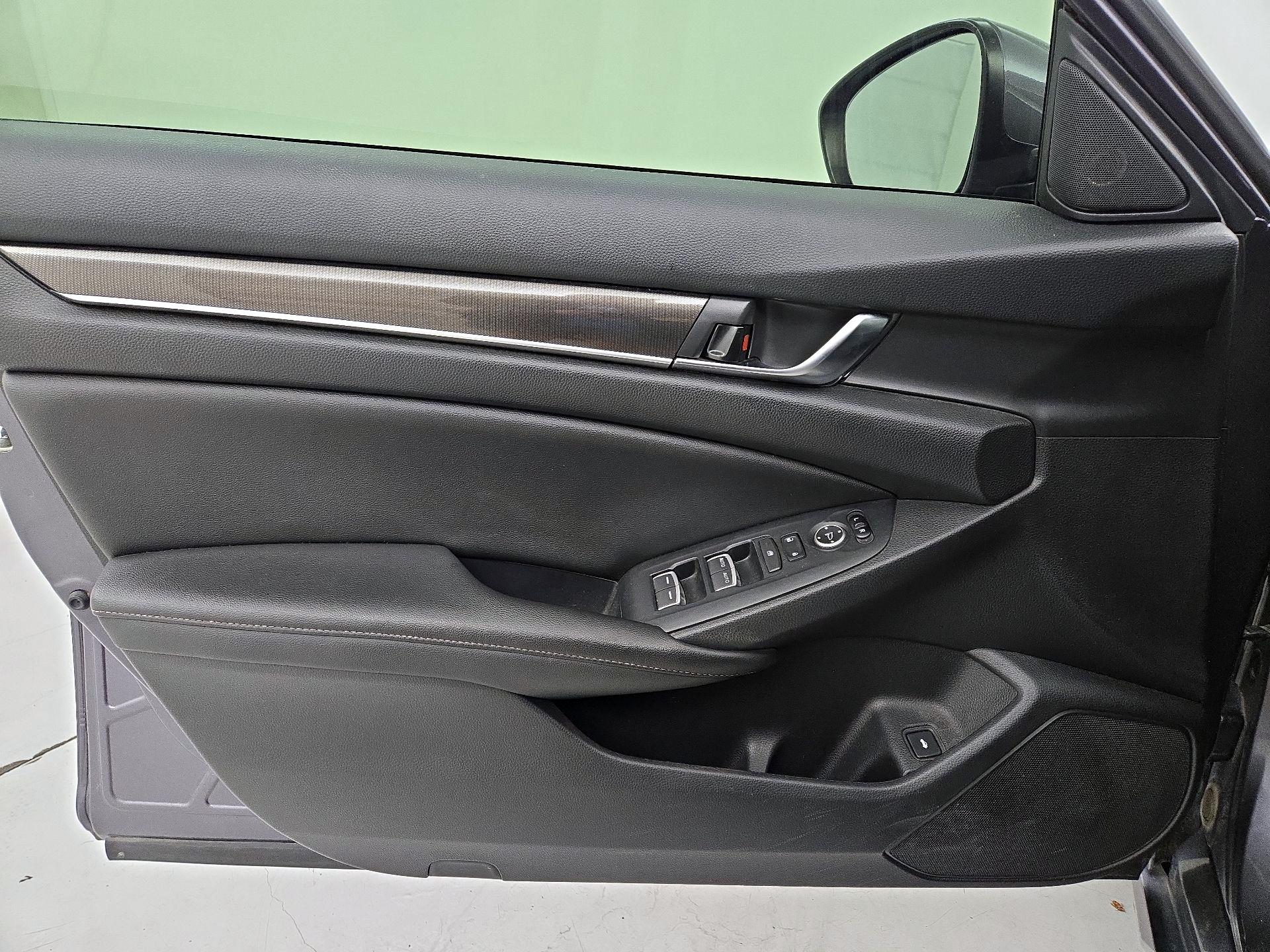 Thumbnail: 2019 Honda Accord - 12