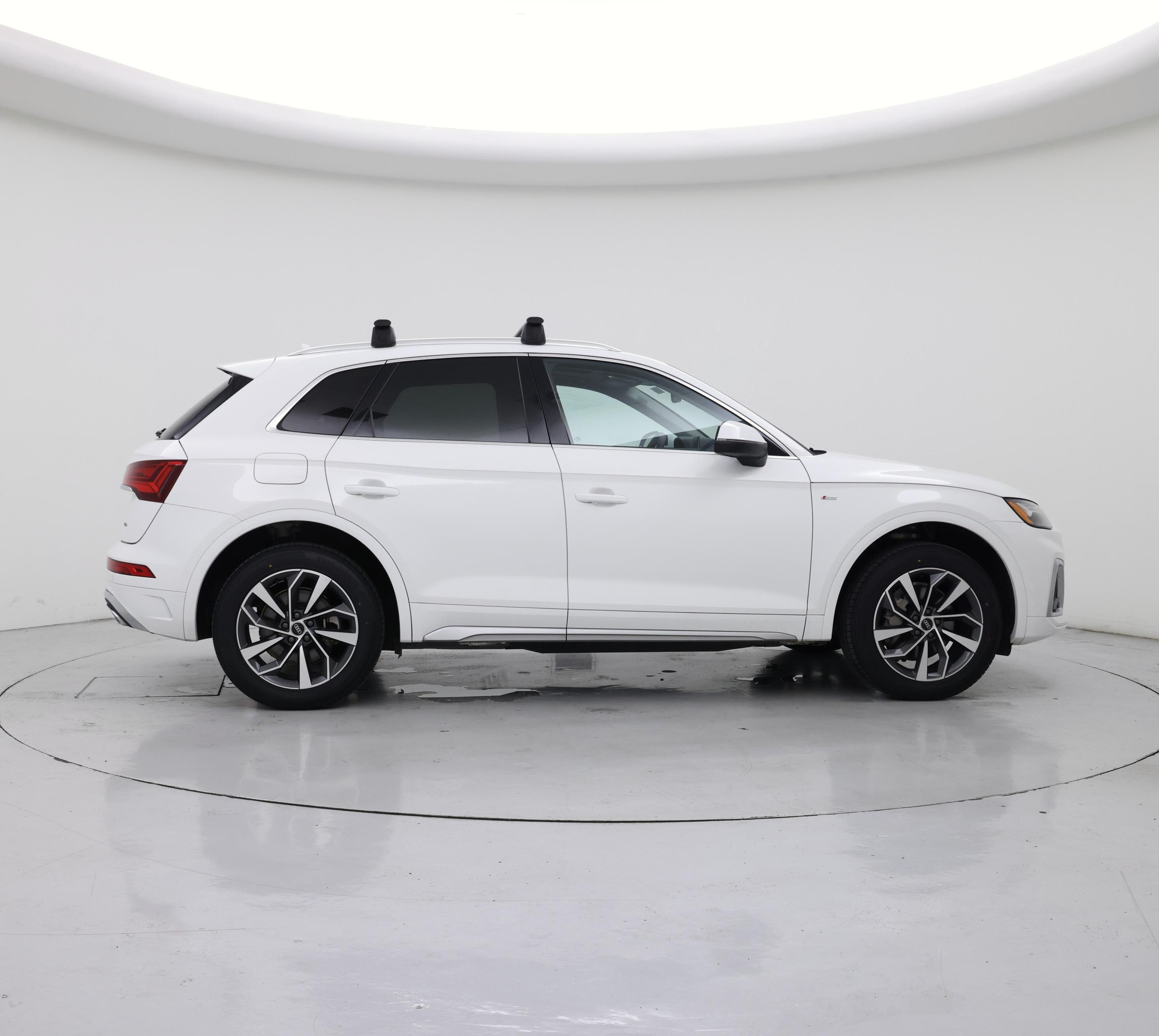 Thumbnail: 2023 Audi Q5 - 7