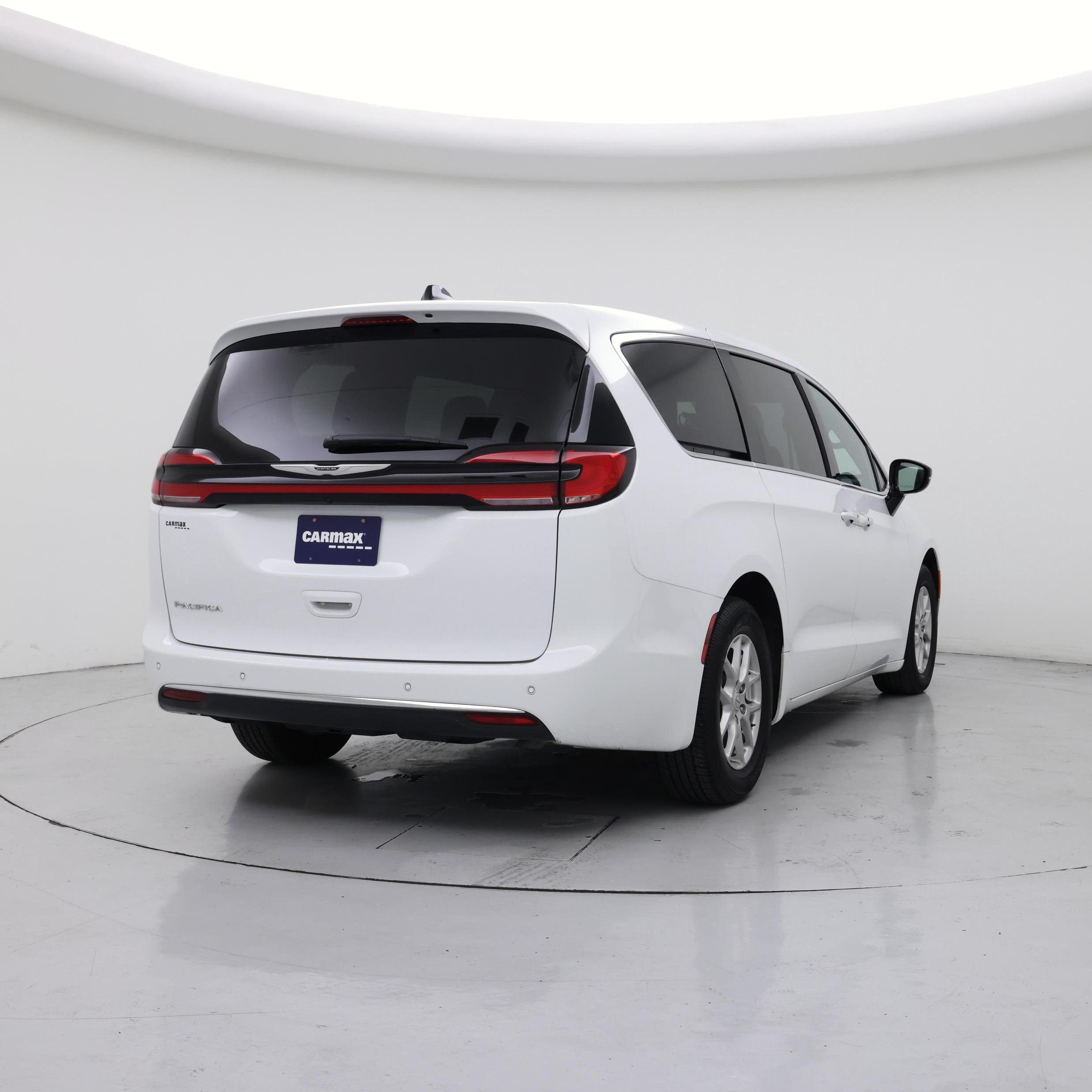 Thumbnail: 2025 Chrysler Pacifica - 8