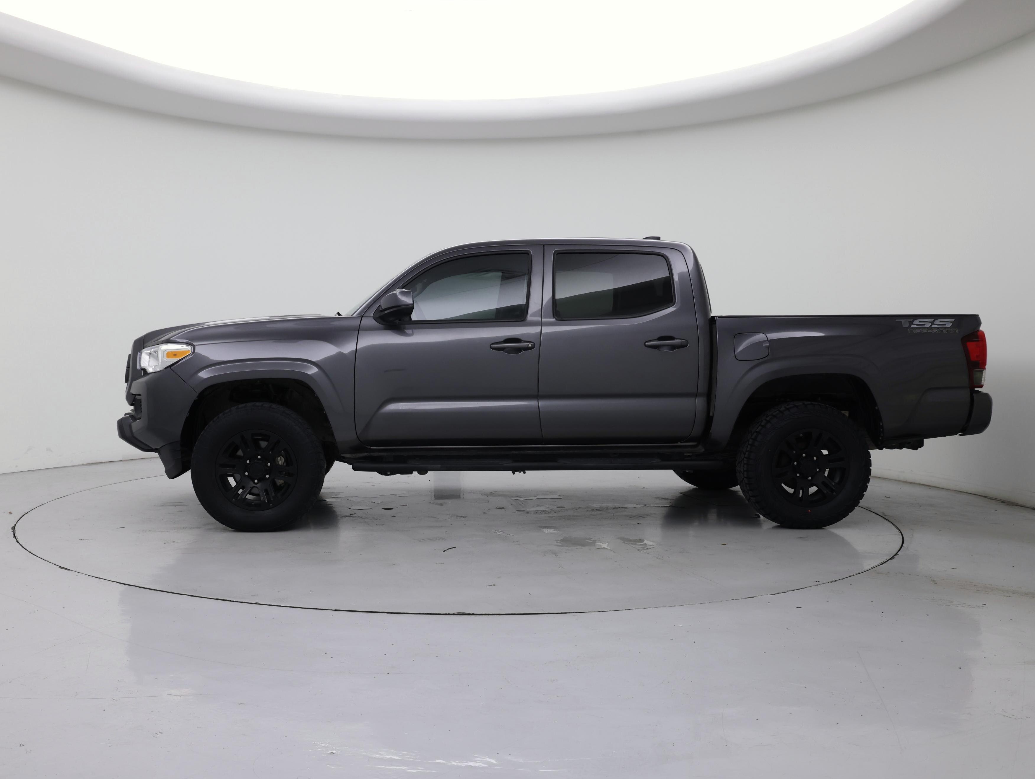 Thumbnail: 2022 Toyota Tacoma - 3