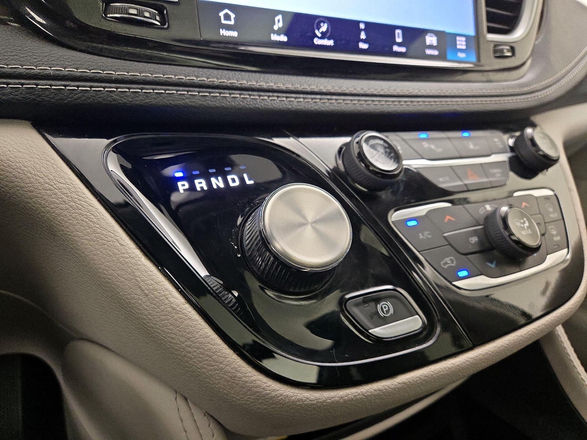 Thumbnail: 2023 Chrysler Pacifica - 18