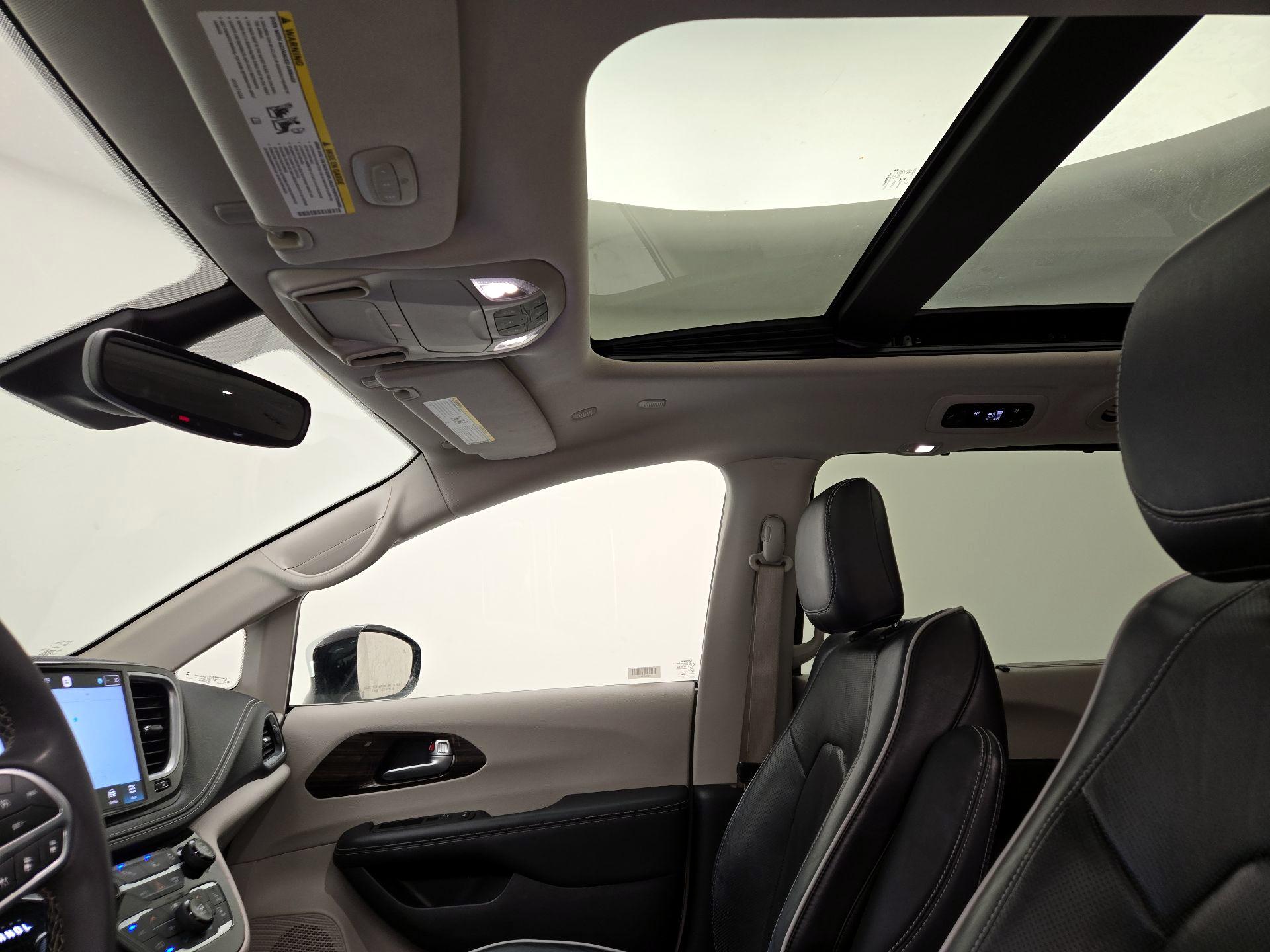 Thumbnail: 2023 Chrysler Pacifica - 20