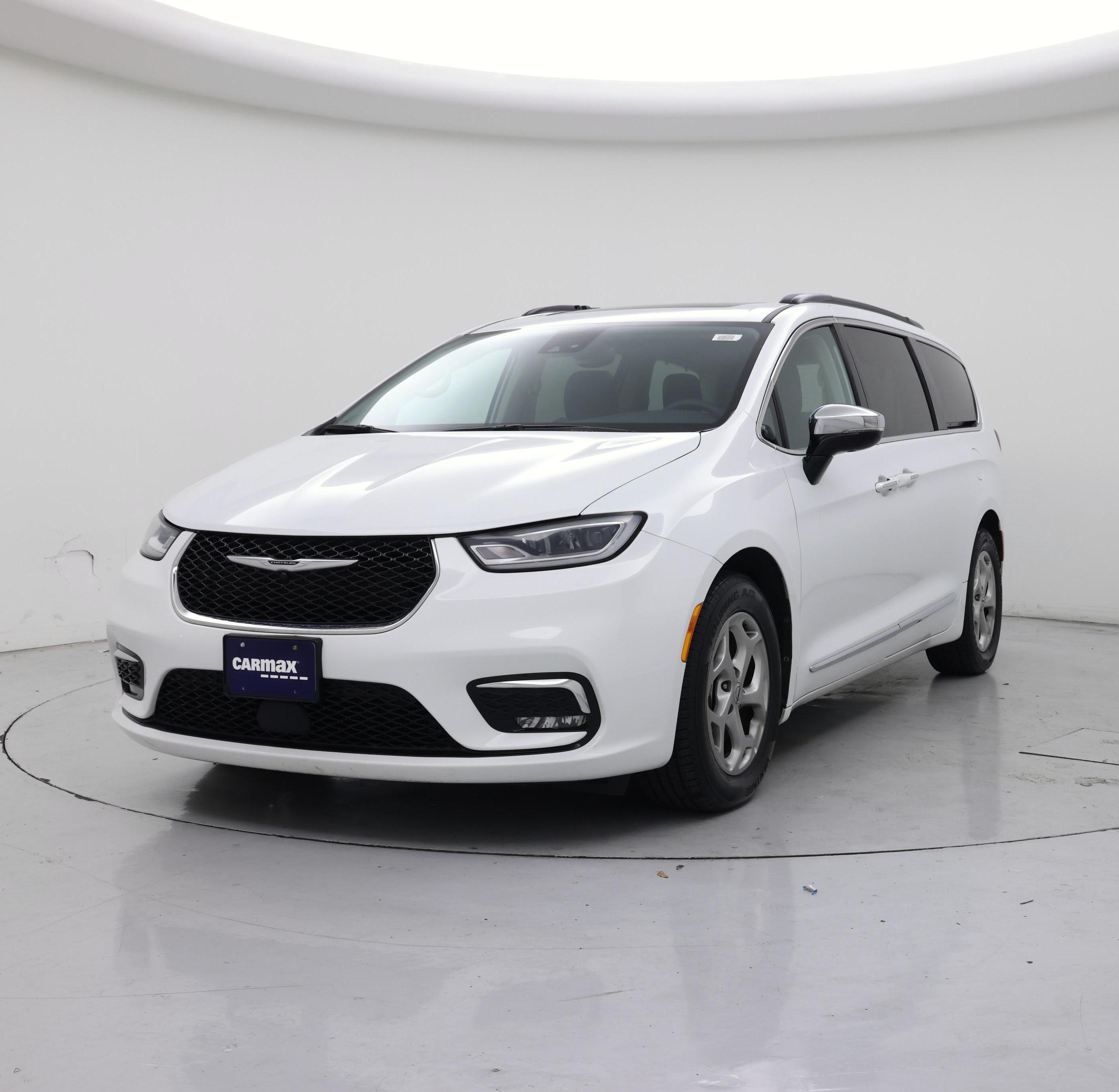 Thumbnail: 2023 Chrysler Pacifica - 4