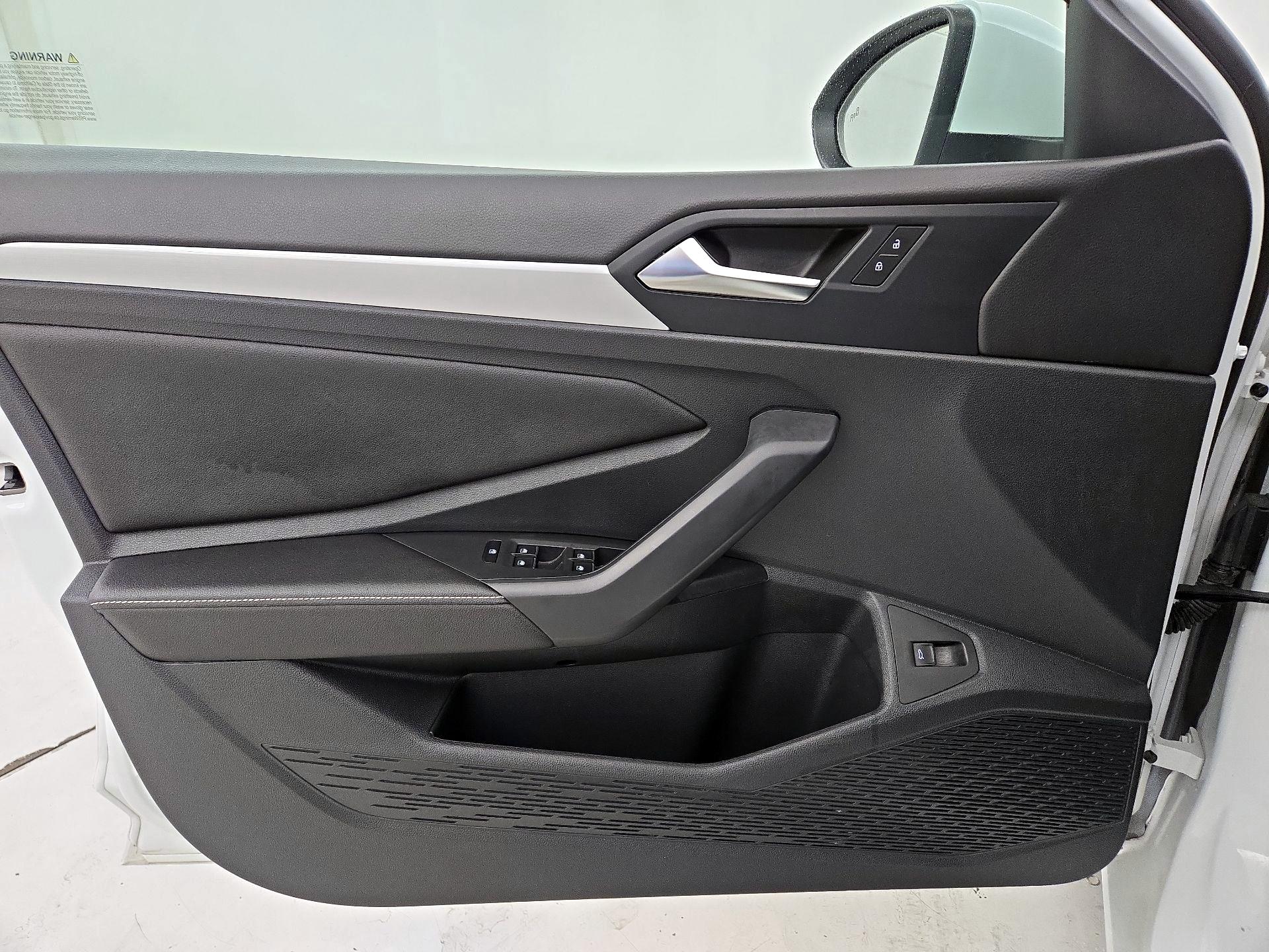 Thumbnail: 2025 Volkswagen Jetta - 12