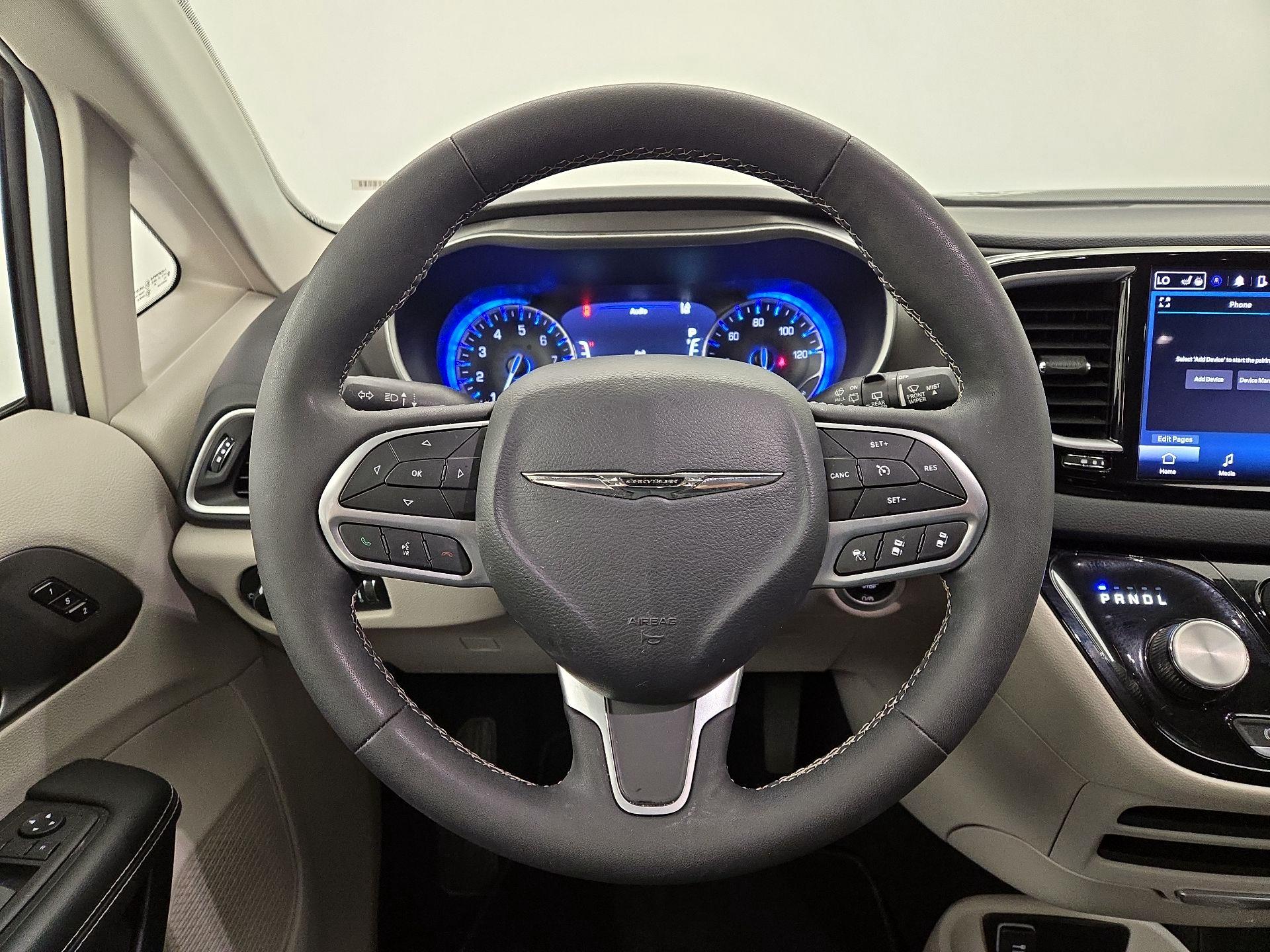 Thumbnail: 2024 Chrysler Pacifica - 10
