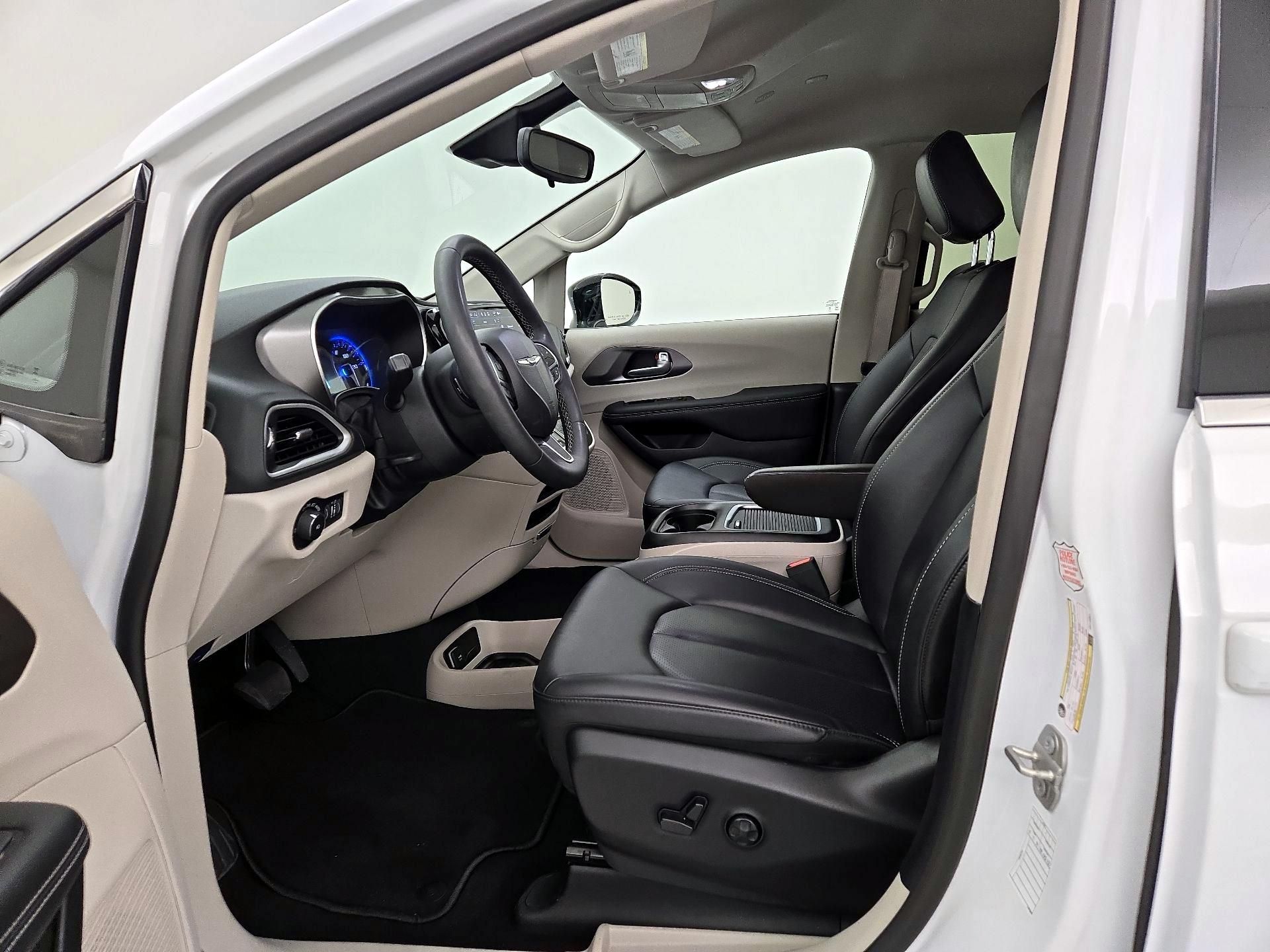 Thumbnail: 2024 Chrysler Pacifica - 11