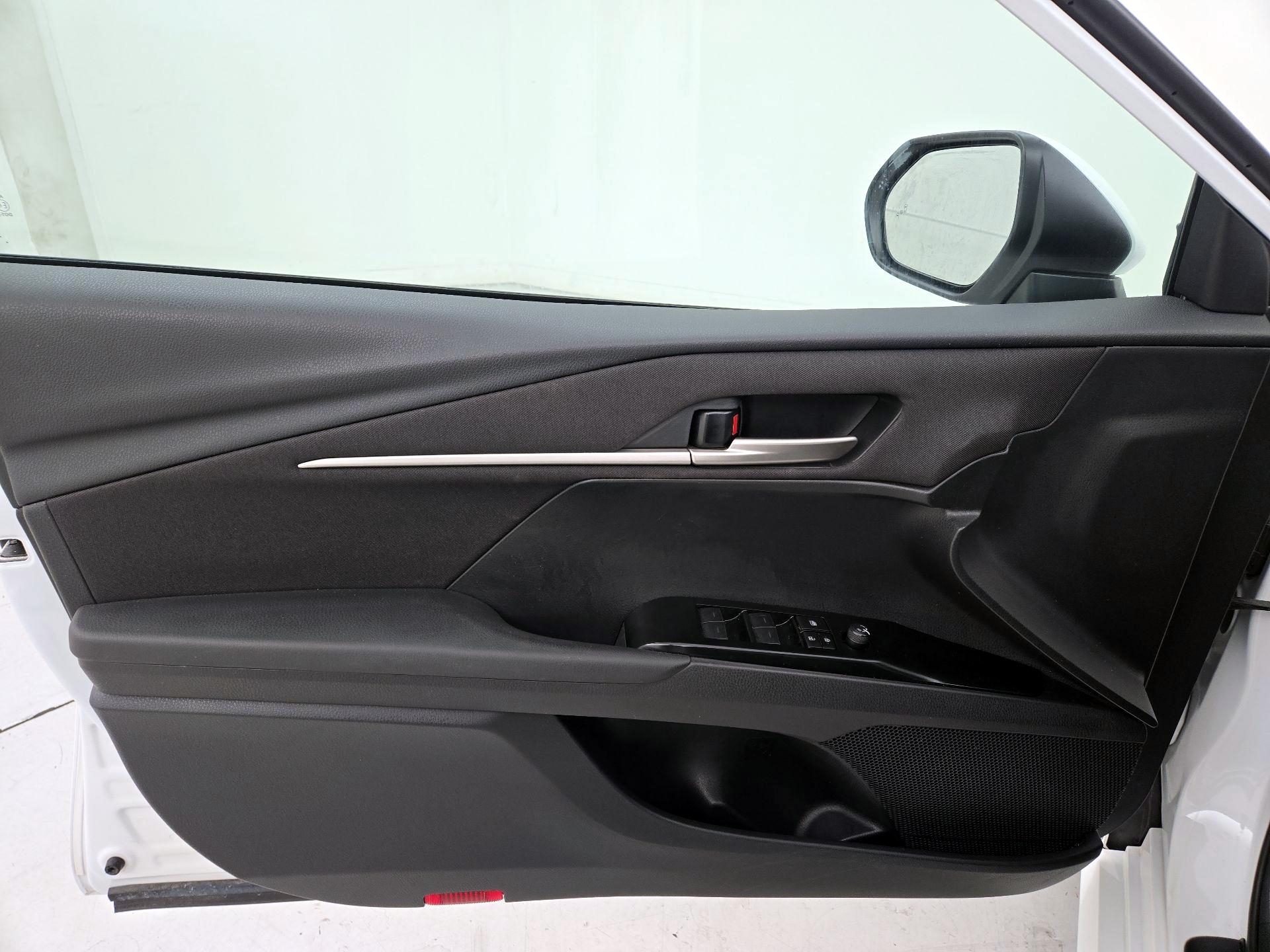 Thumbnail: 2025 Toyota Camry - 12