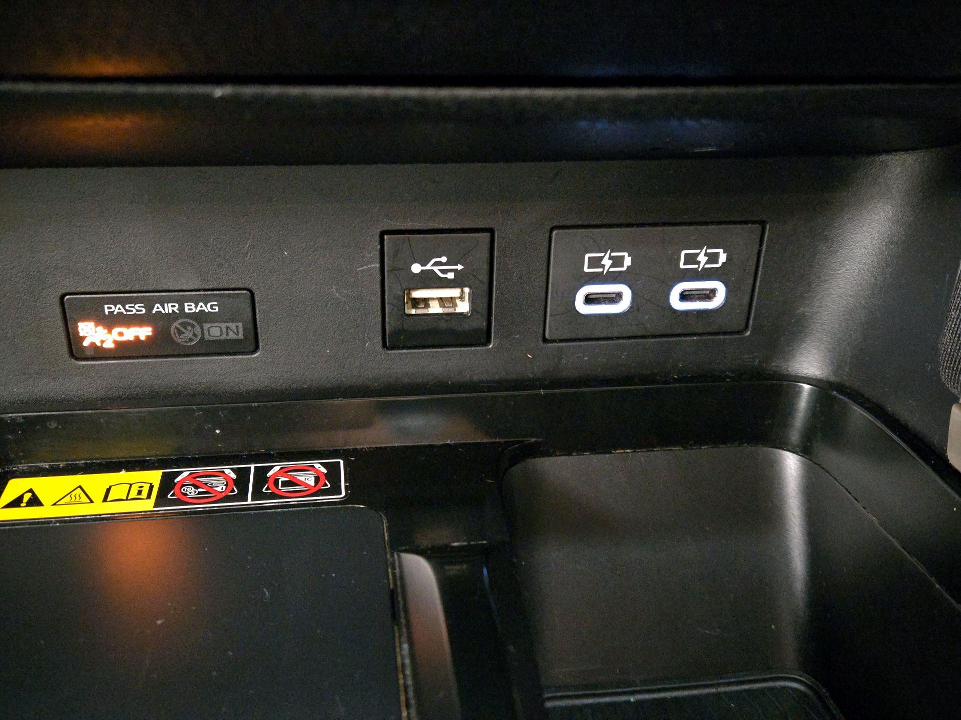 Thumbnail: 2025 Toyota Camry - 18