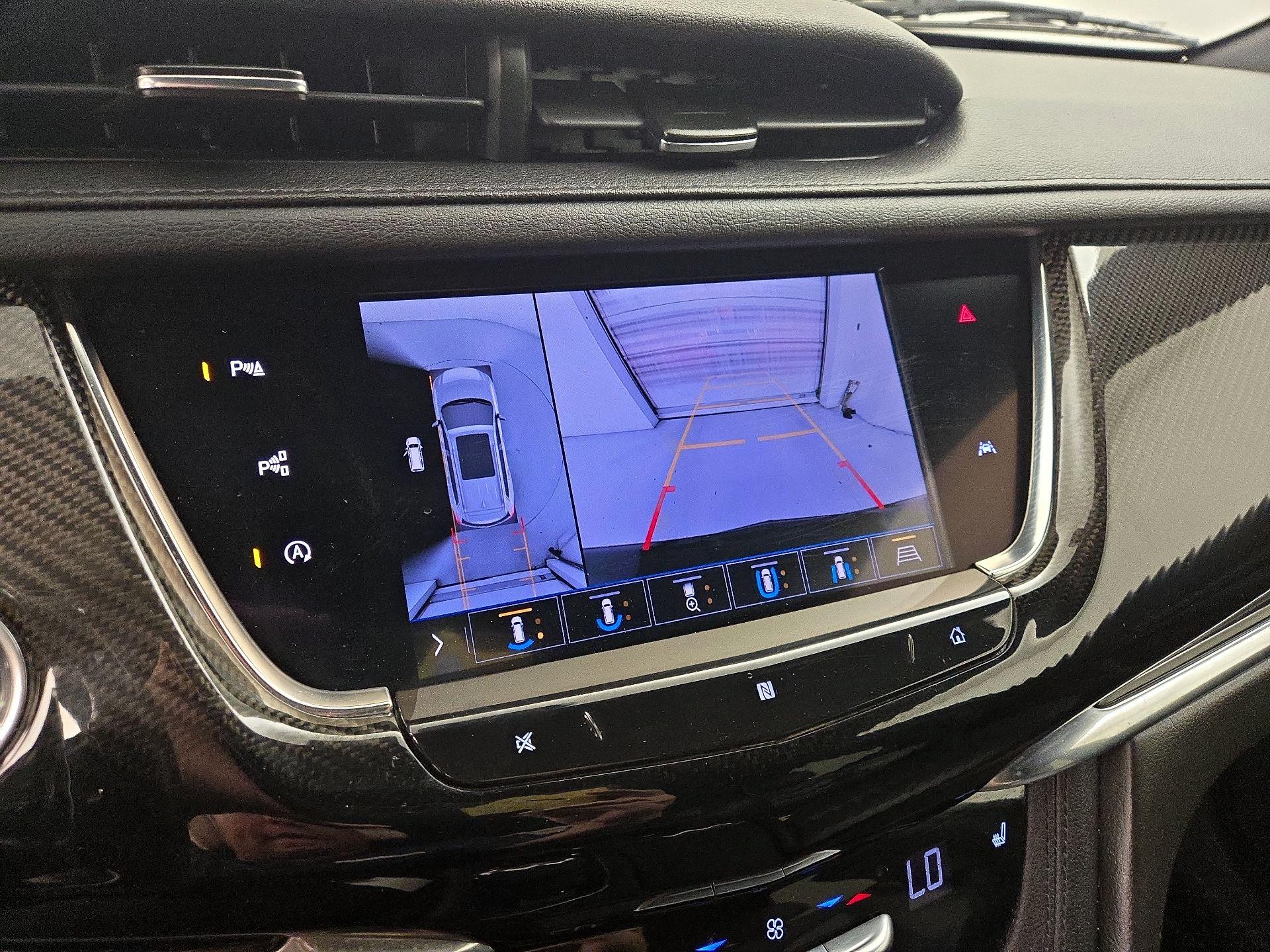 Thumbnail: 2020 Cadillac XT6 - 15