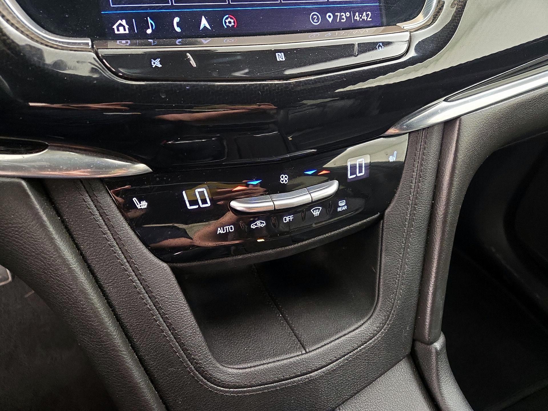 Thumbnail: 2020 Cadillac XT6 - 17