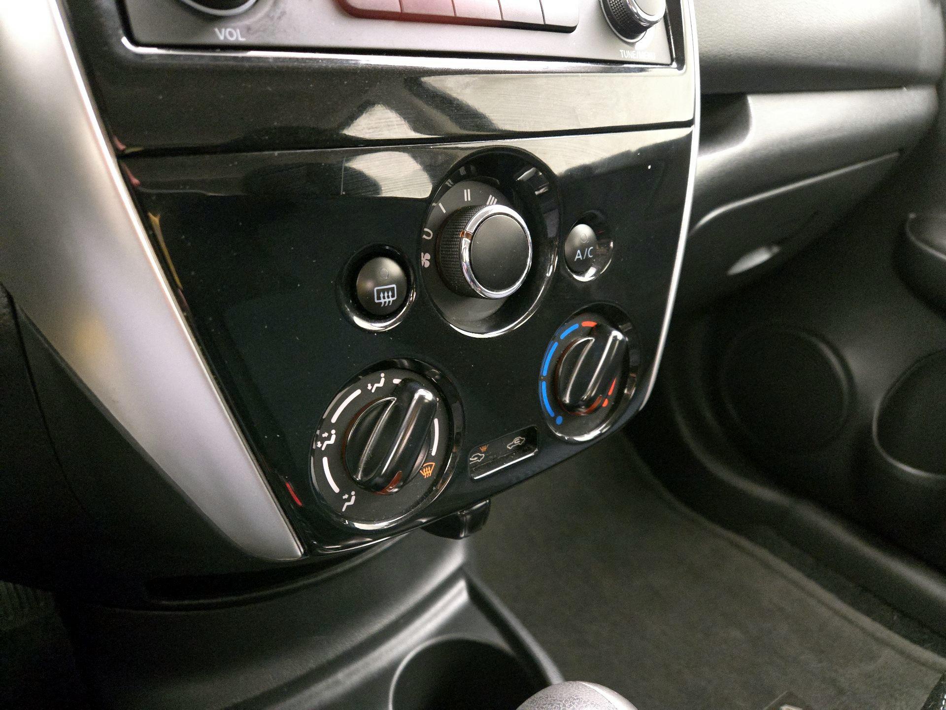Thumbnail: 2015 Nissan Versa Note - 15