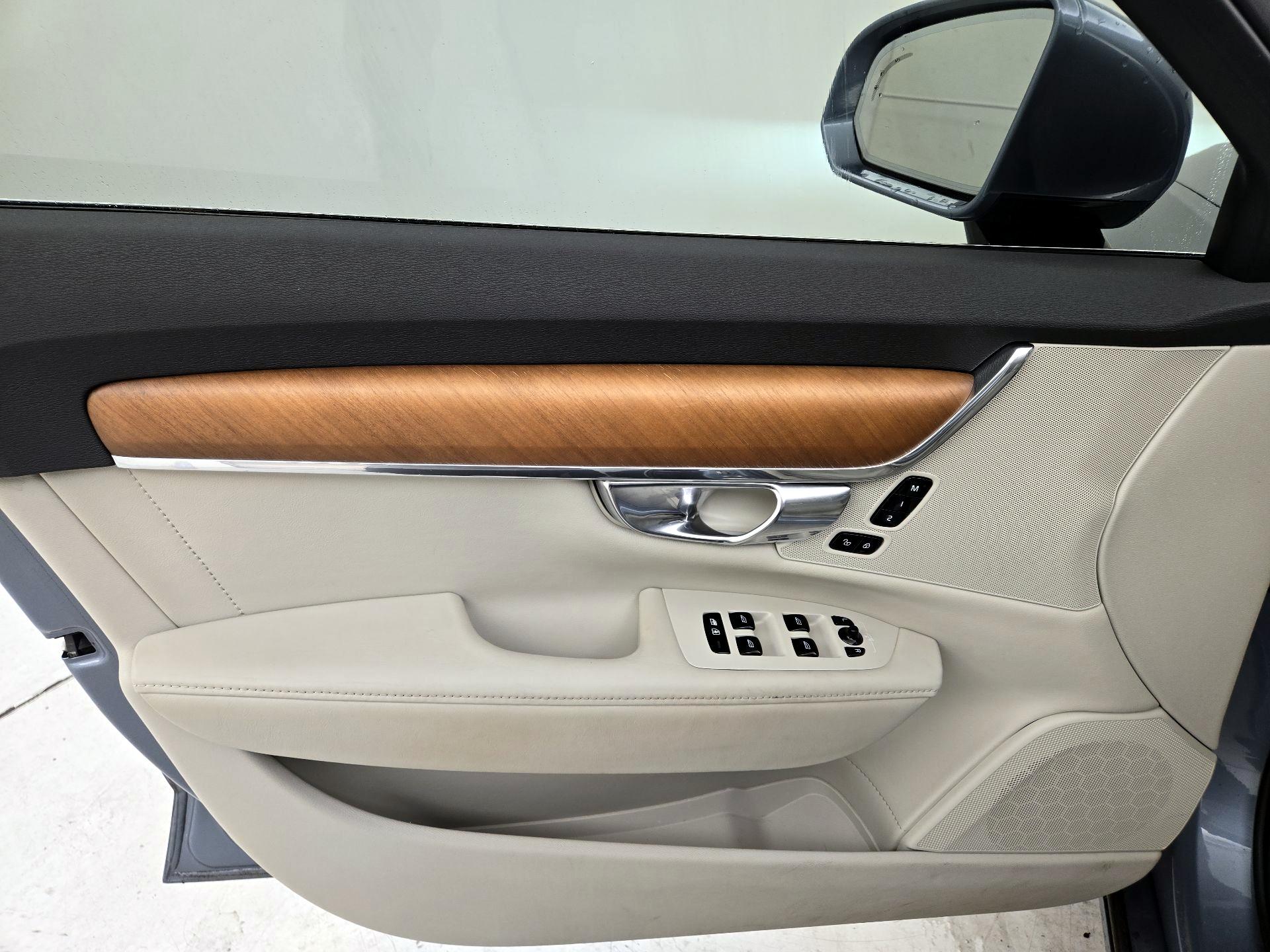 Thumbnail: 2018 Volvo V90 - 12