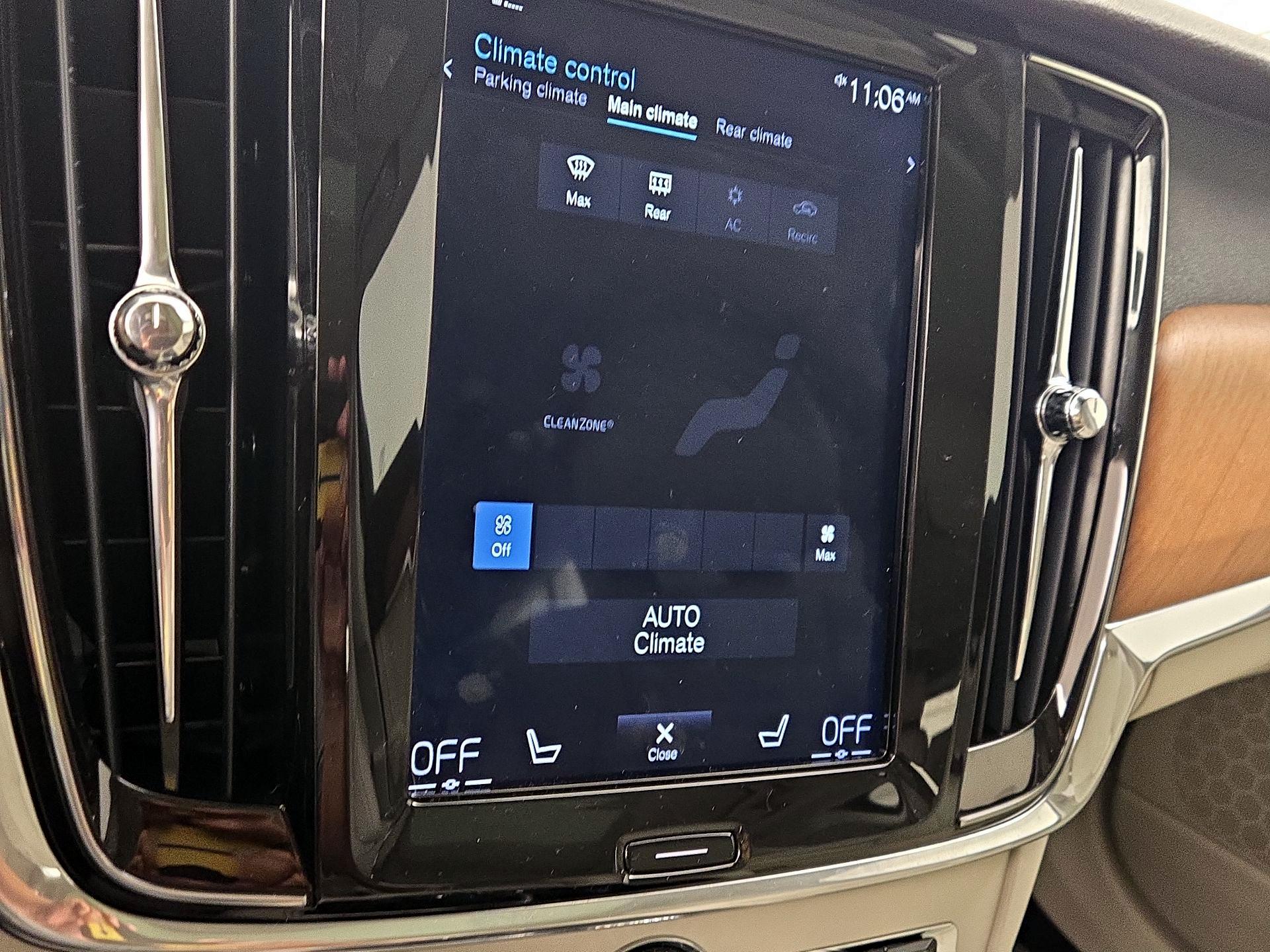 Thumbnail: 2018 Volvo V90 - 17