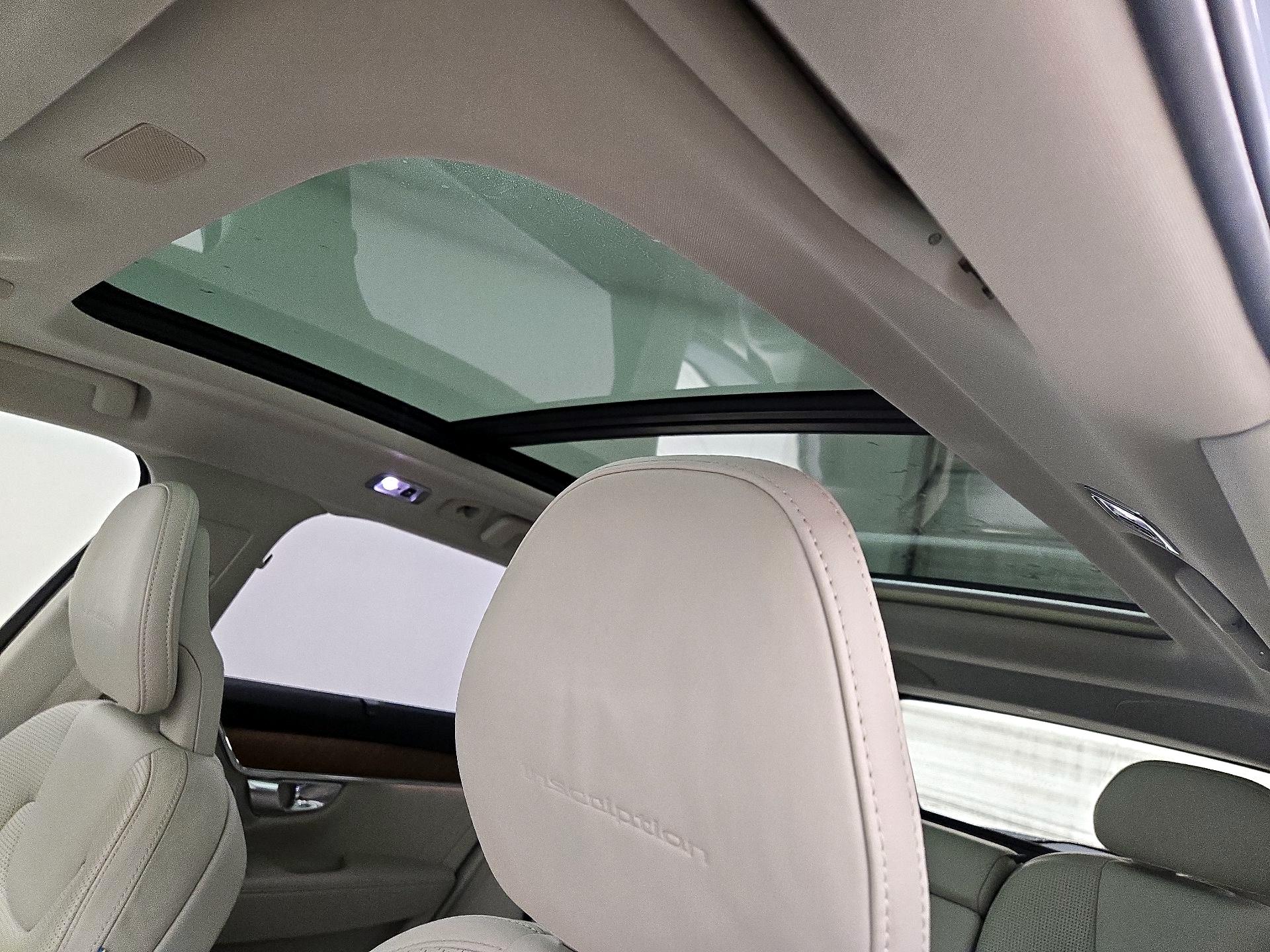 Thumbnail: 2018 Volvo V90 - 20