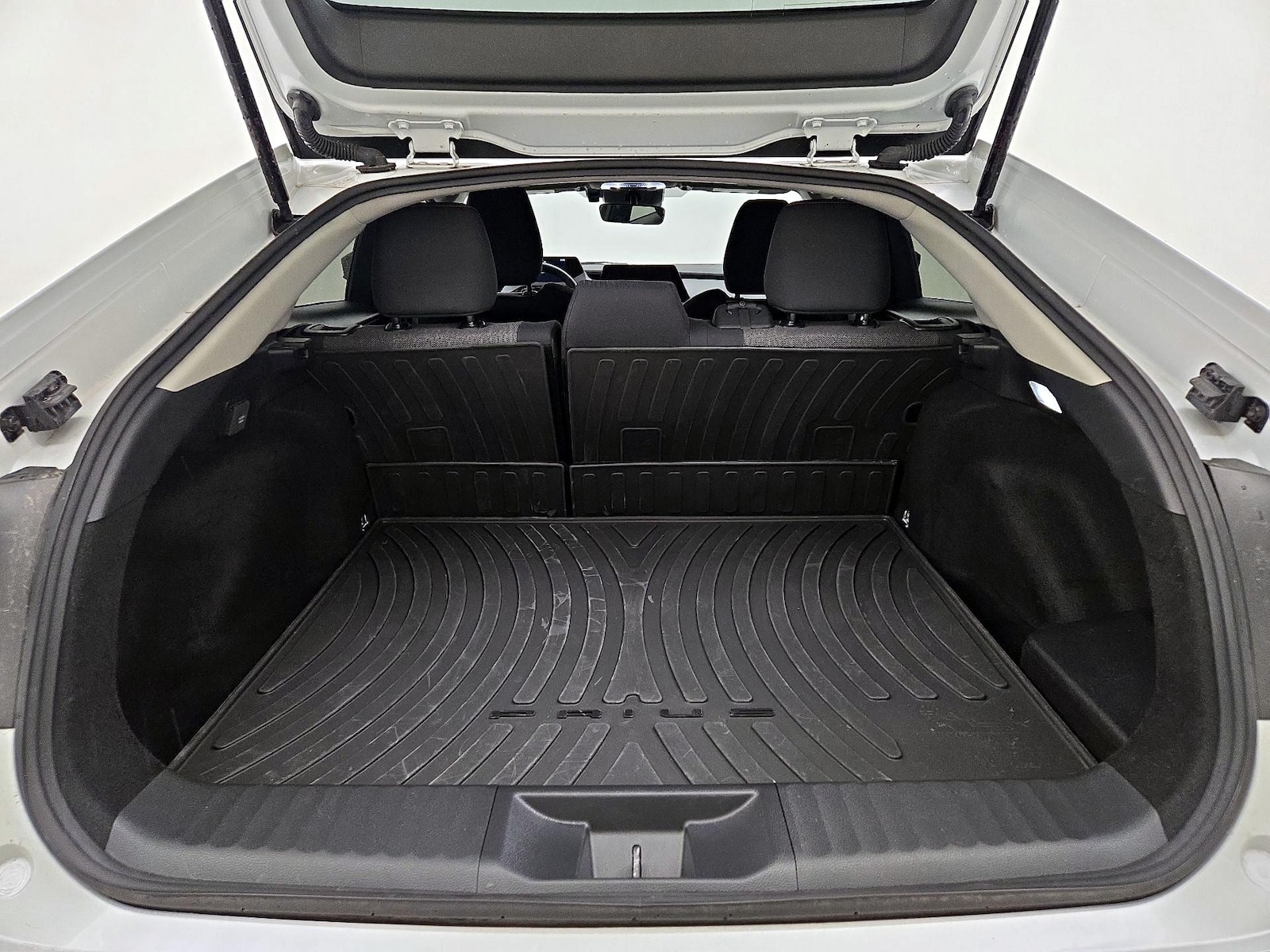 2025 Toyota Prius SE - Photo 22