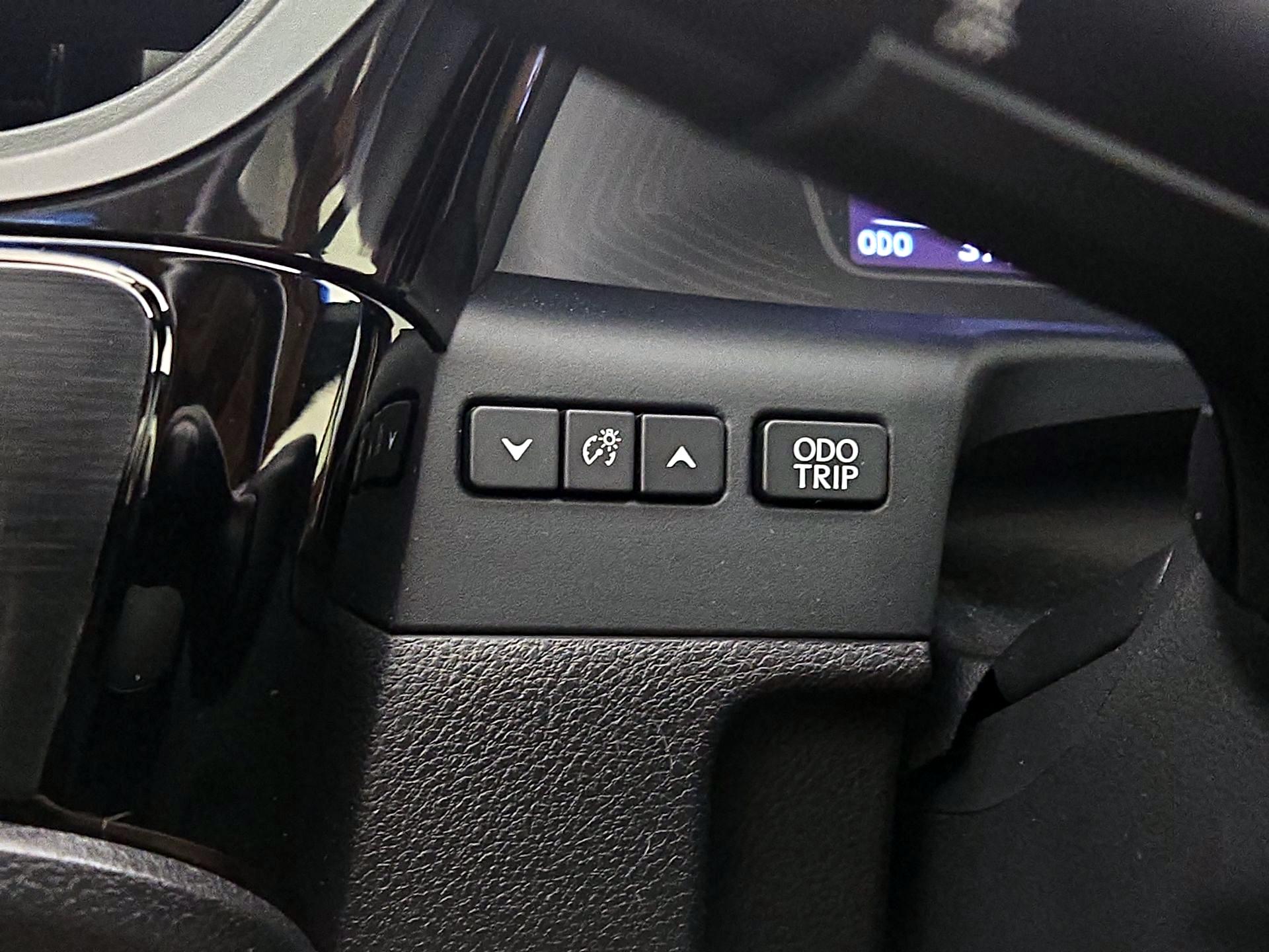 Thumbnail: 2023 Lexus ES - 13